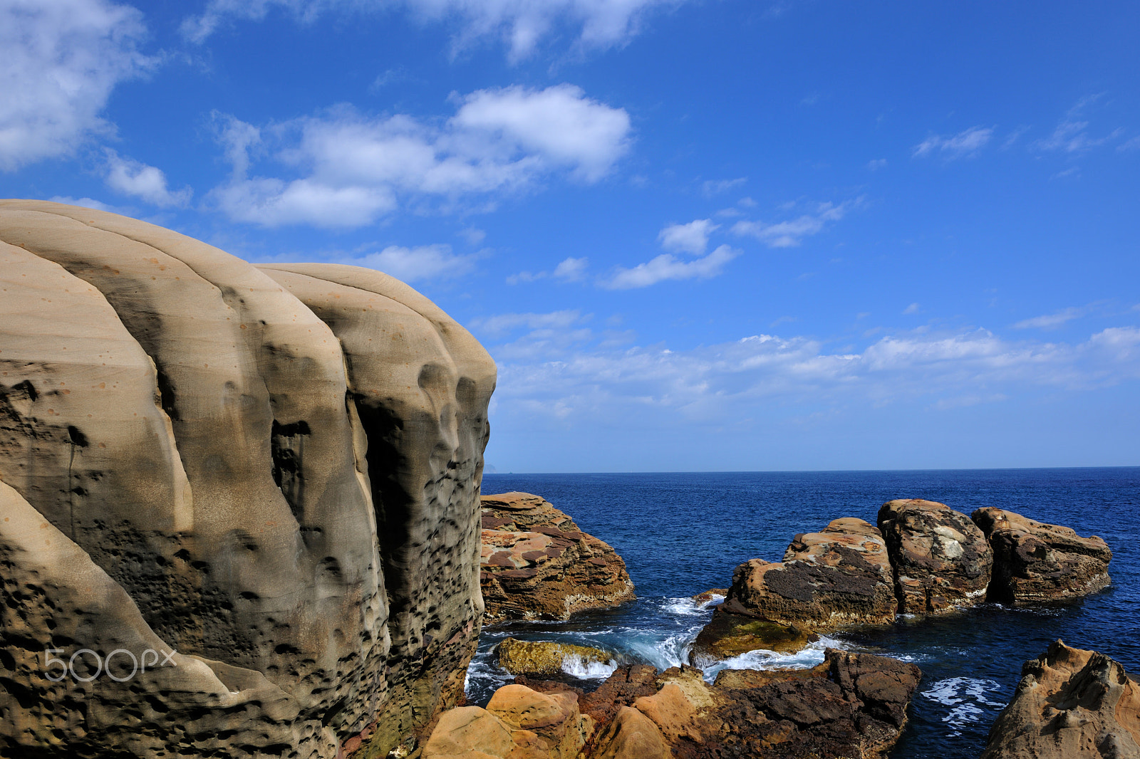 Nikon D3X sample photo. 山,岩石,海,海邊,海岸 photography