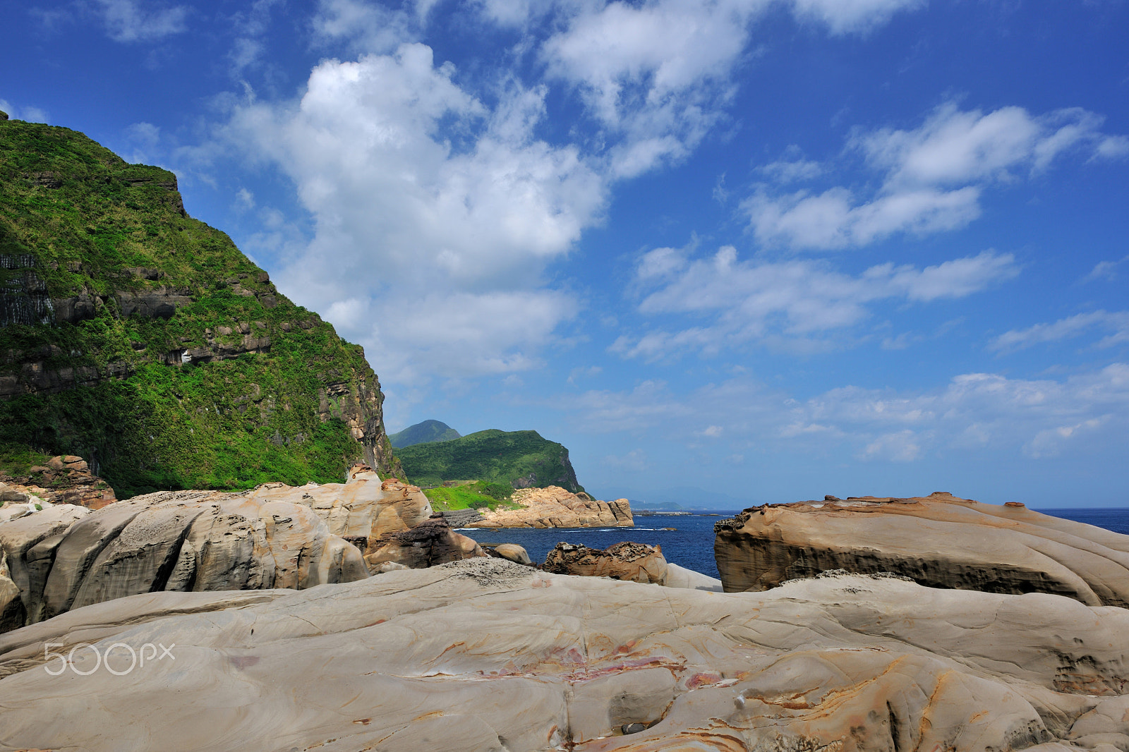 Nikon D3X sample photo. 山,岩石,海,海邊,海岸 photography