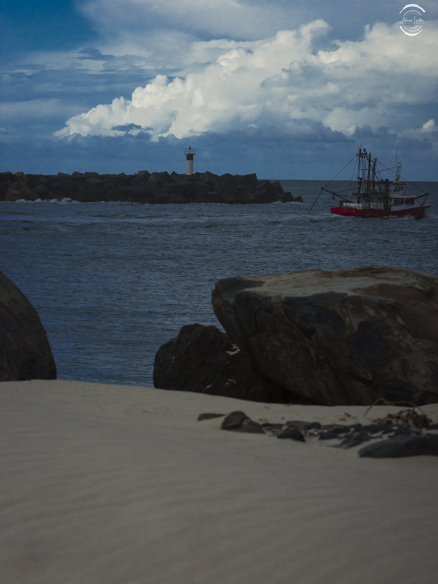 Sigma 70-200mm F2.8 EX DG OS HSM sample photo. Red fisher logo photography