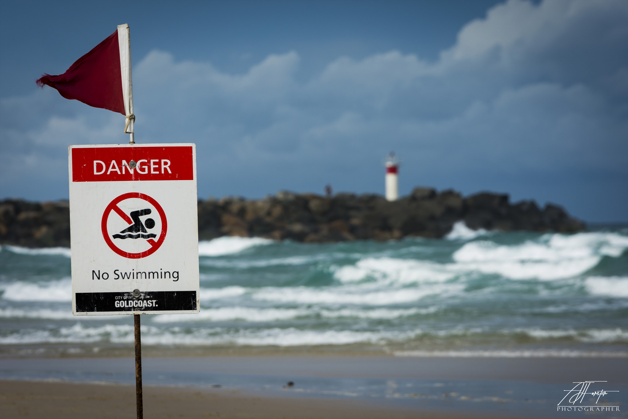 Sigma 70-200mm F2.8 EX DG OS HSM sample photo. Heavy sea logo photography