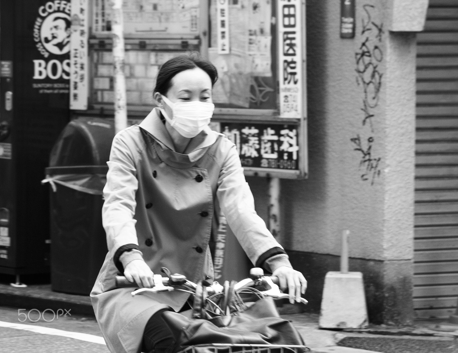 Canon EF-S 55-250mm F4-5.6 IS sample photo. Girl with mask photography