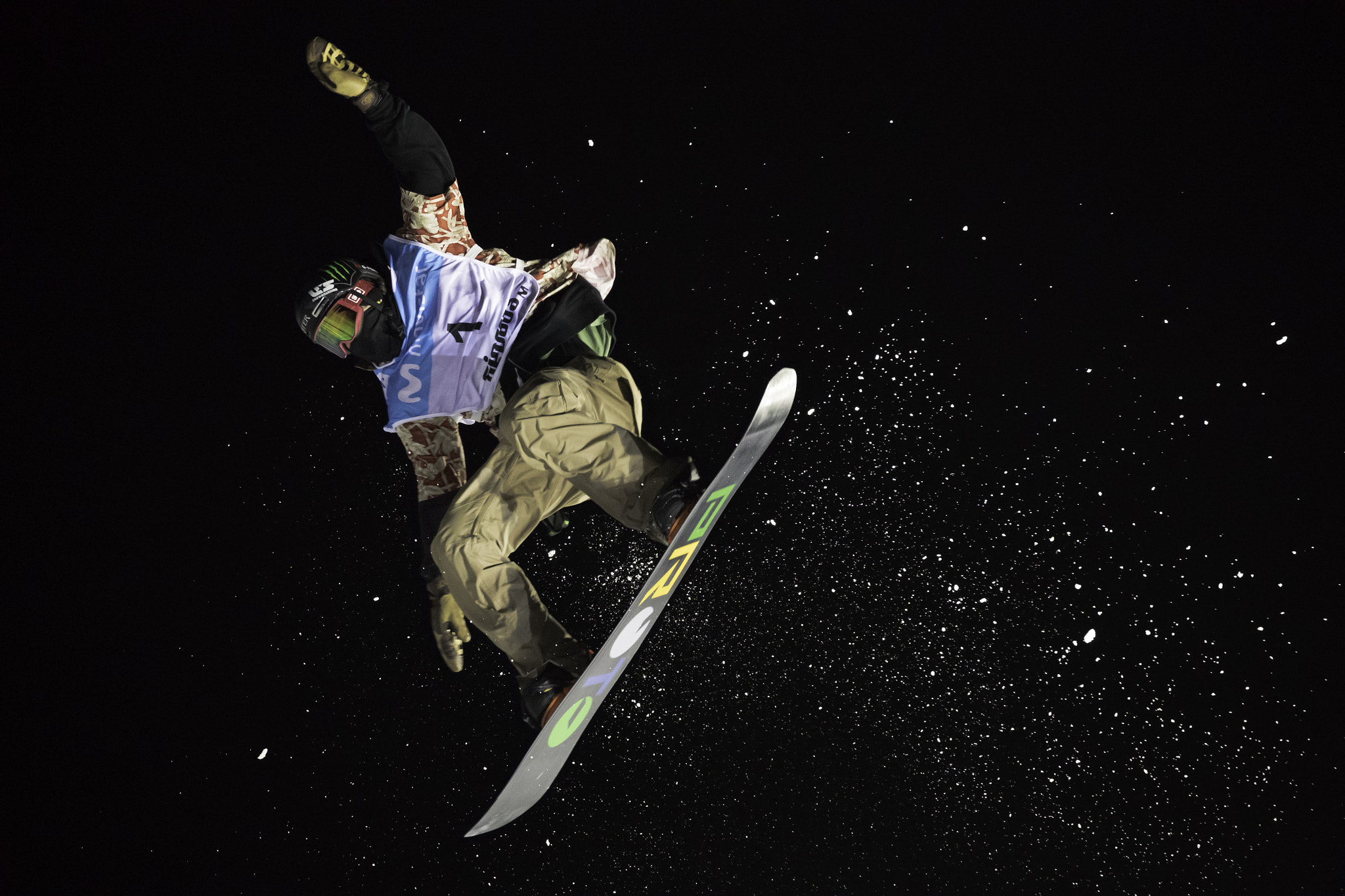Canon EOS-1D X Mark II sample photo. The man in the sky photography