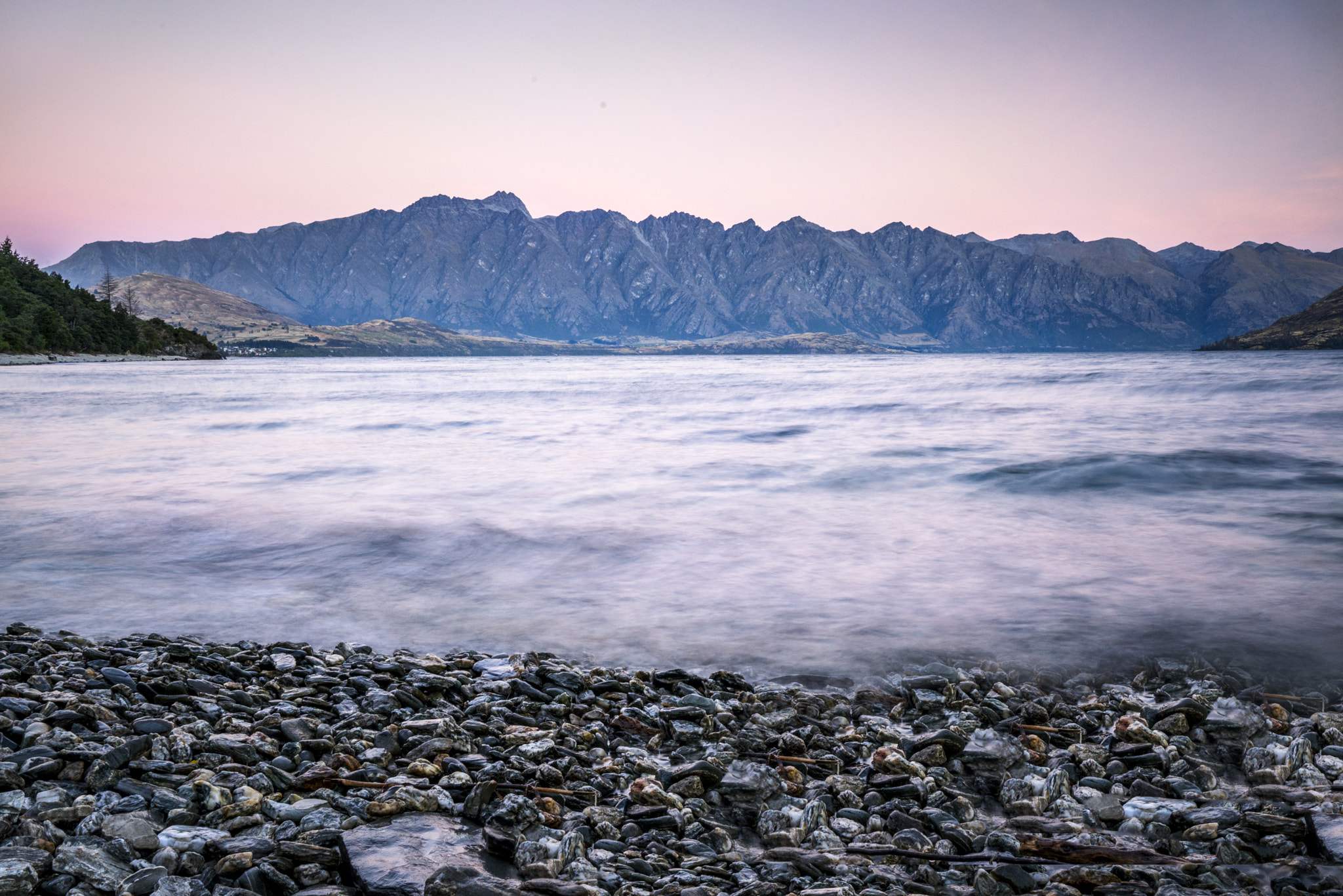 Sony a7R + Sony Vario-Tessar T* FE 16-35mm F4 ZA OSS sample photo. Dusk photography