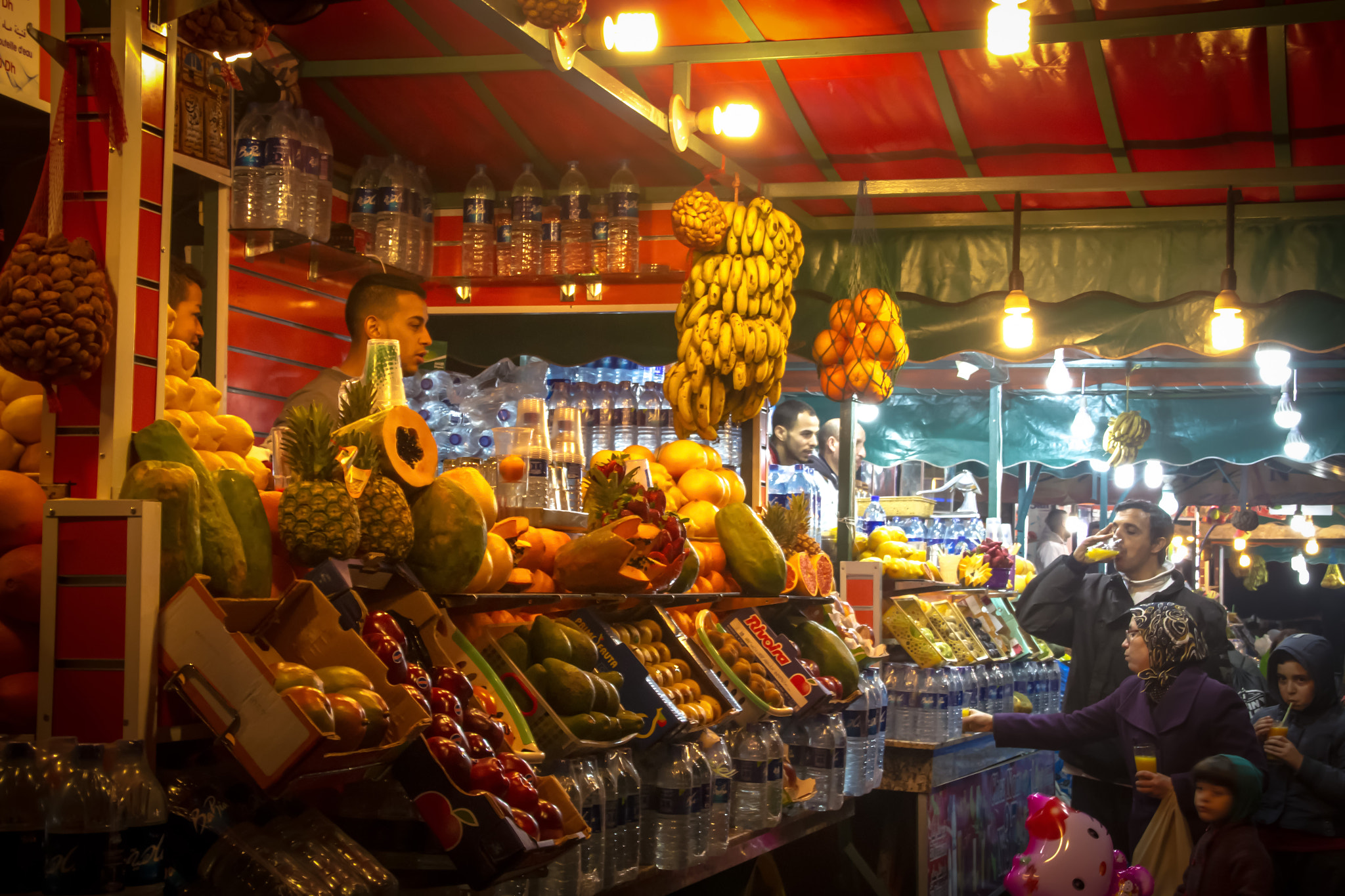 Sigma 18-200mm f/3.5-6.3 DC OS sample photo. Juice bar photography