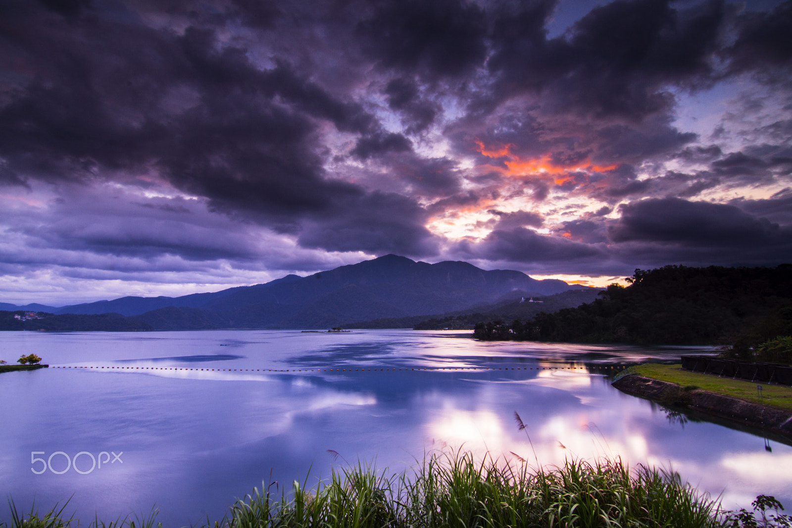 Tokina AT-X Pro 11-16mm F2.8 DX sample photo. 出水口日出 photography