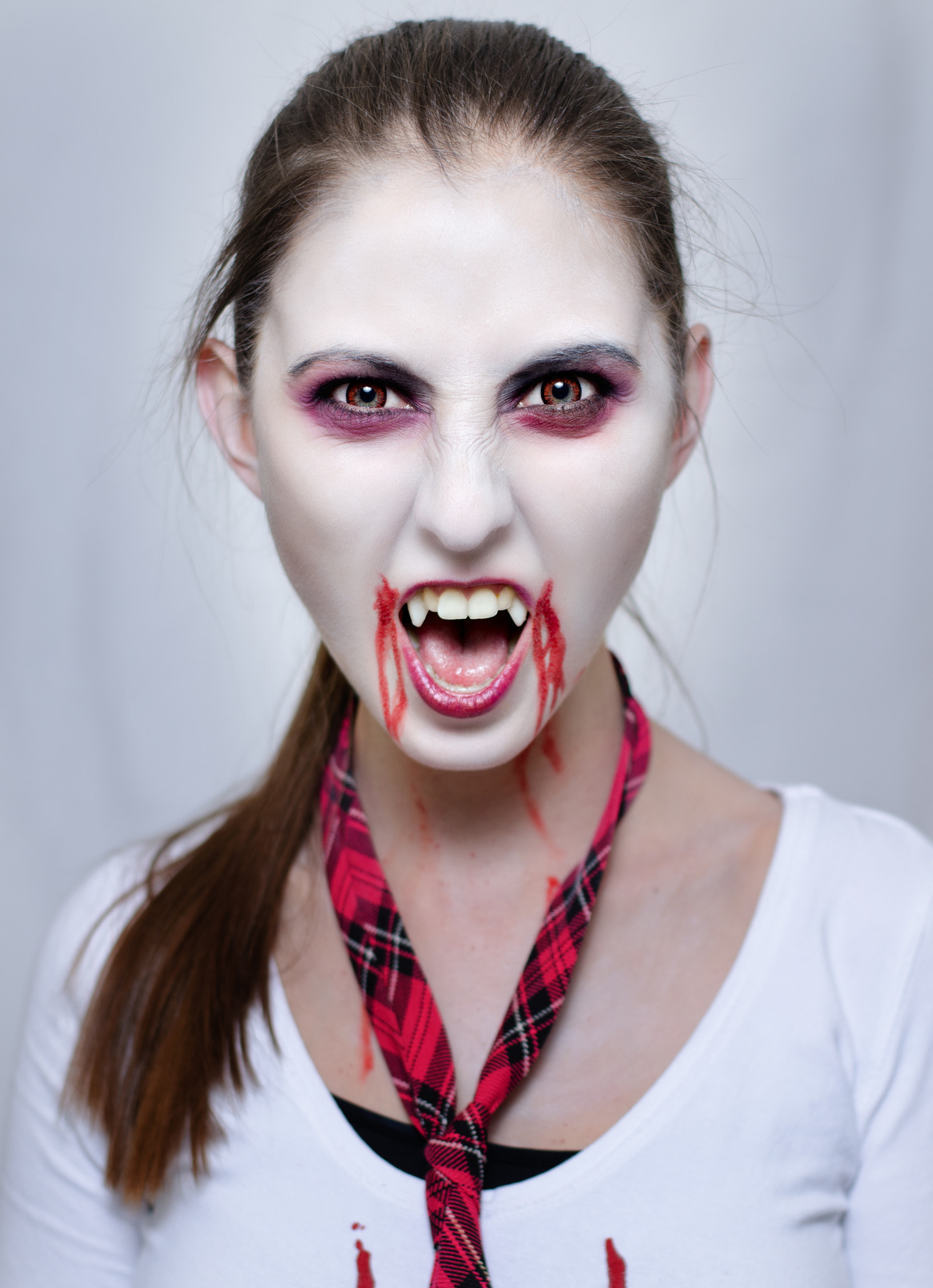 Nikon D7000 + Nikon AF-S Nikkor 50mm F1.8G sample photo. Vampire lady photography