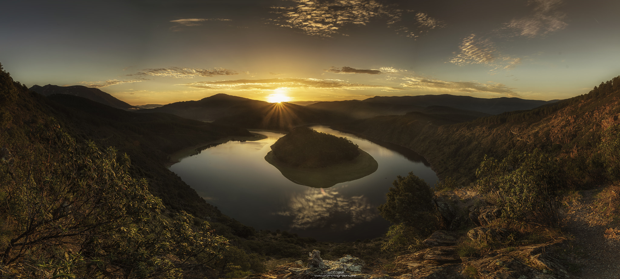 Tokina AT-X Pro 11-16mm F2.8 DX sample photo. Under the first light photography