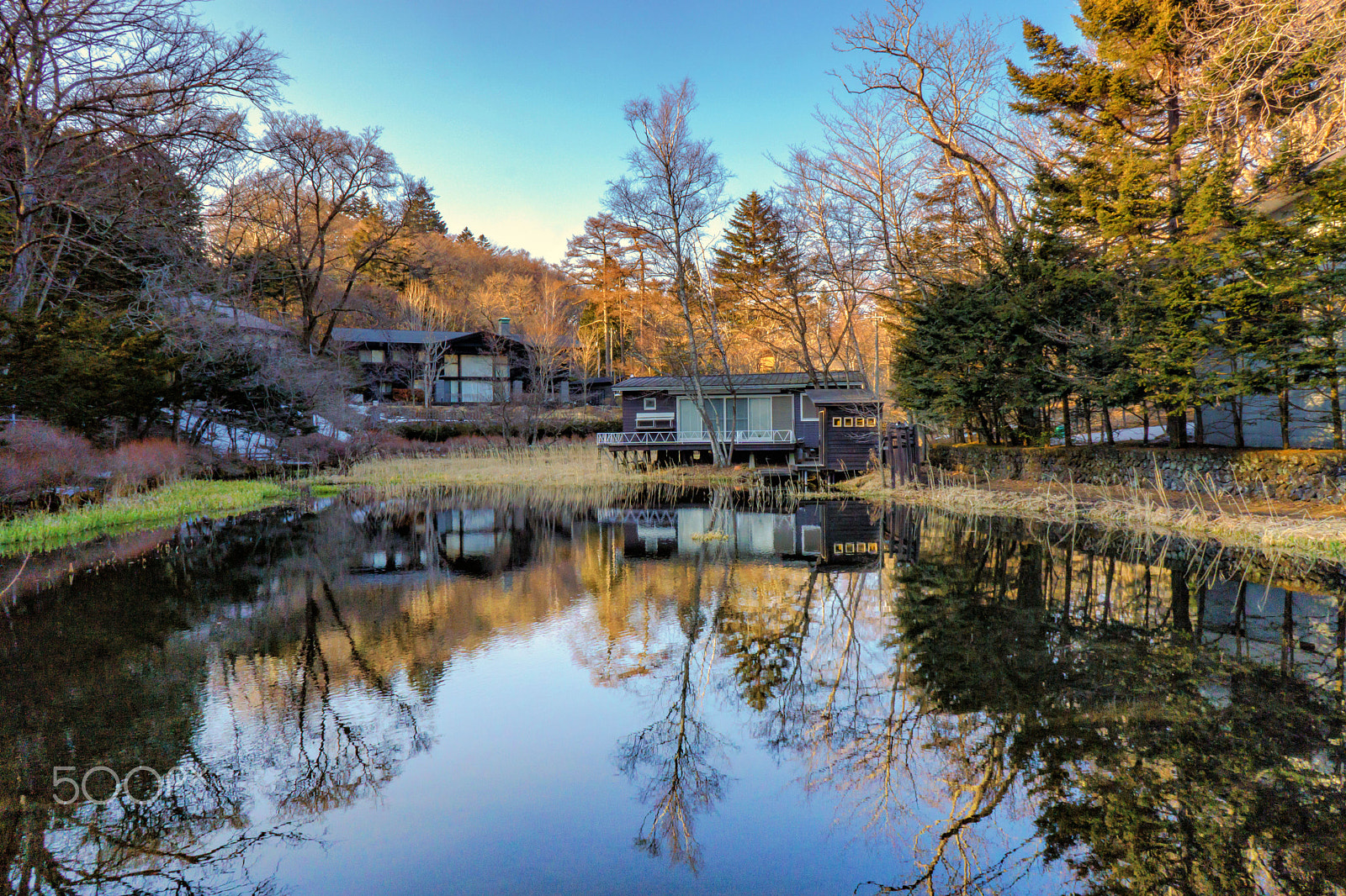 Sony a6000 + Sony E 16mm F2.8 sample photo. Mirror-liked reflection photography