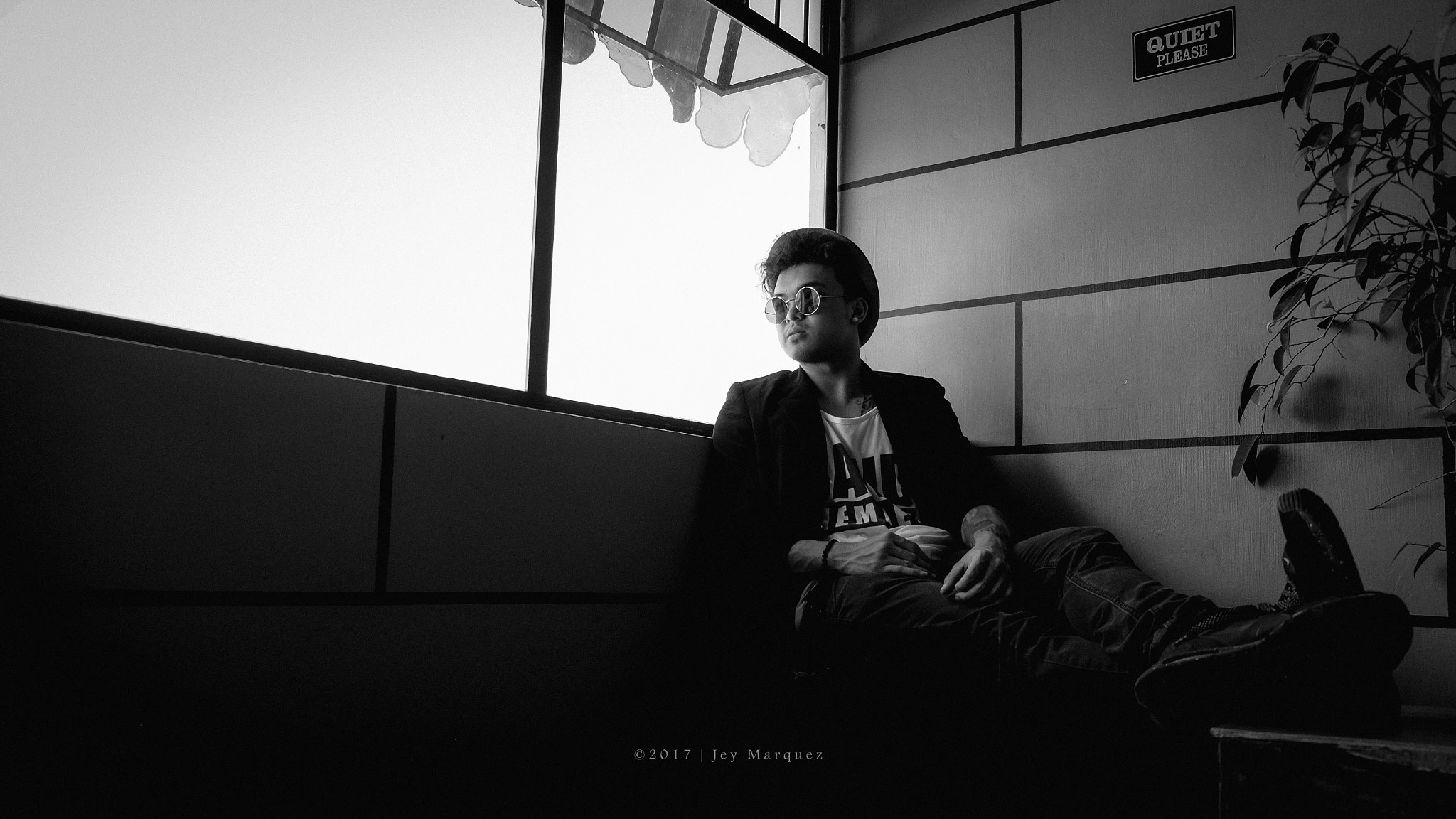 Fujifilm X-E2 + Fujifilm XF 18-55mm F2.8-4 R LM OIS sample photo. Quiet photography