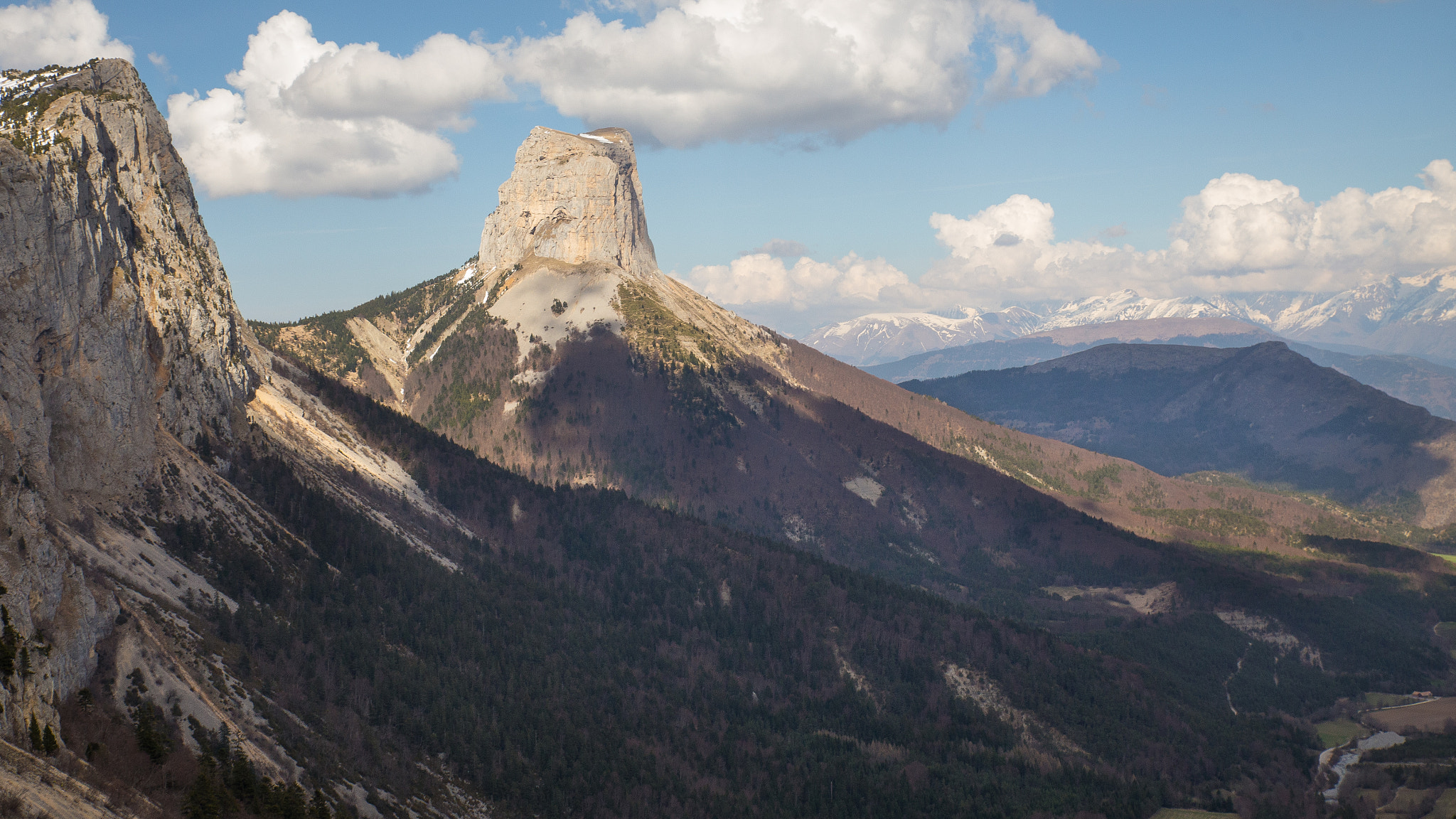 Canon EOS 6D + Sigma 24-70mm F2.8 EX DG Macro sample photo. Mont aiguille photography