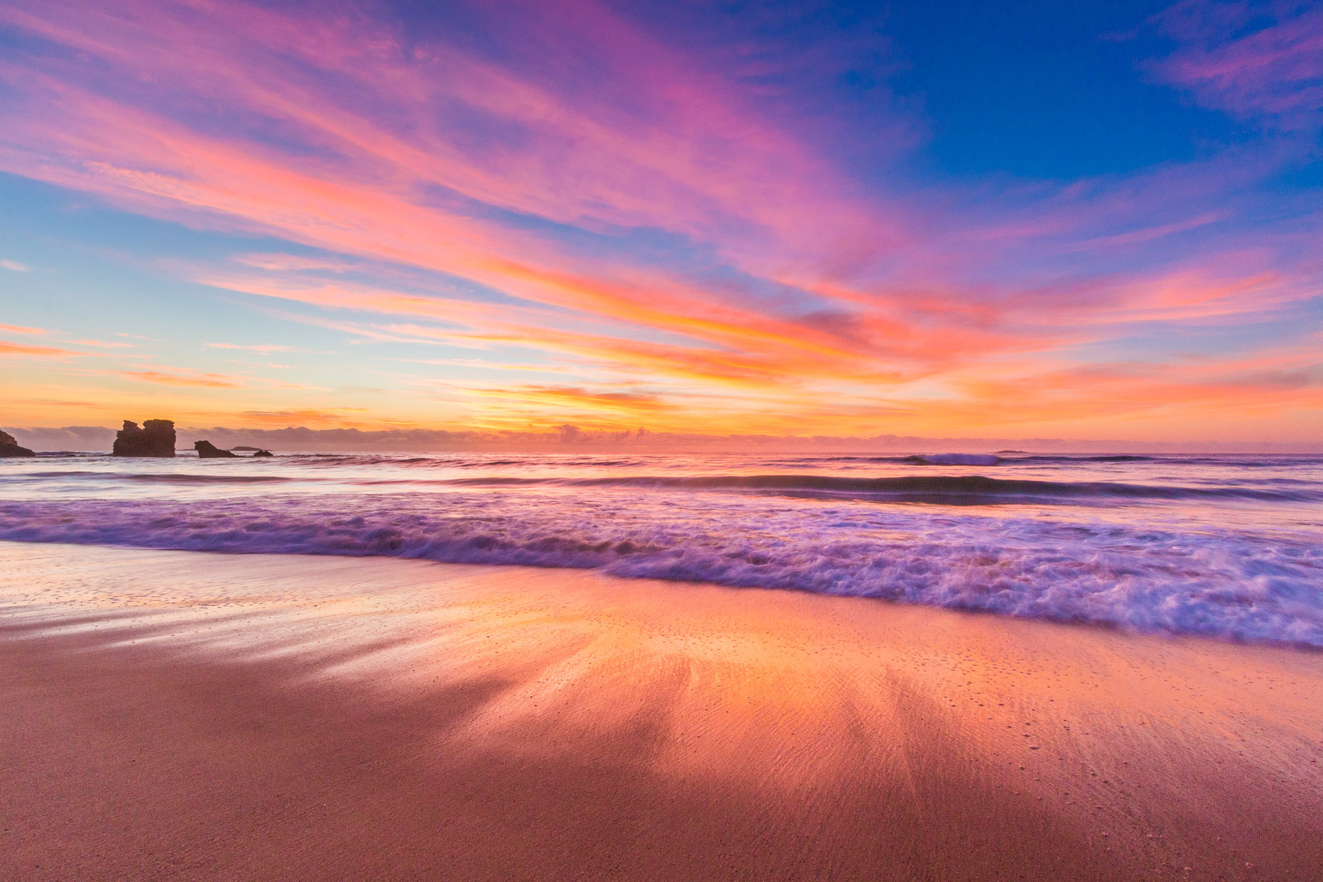 Canon EF-S 10-22mm F3.5-4.5 USM sample photo. Sunrise in red rock, australia photography
