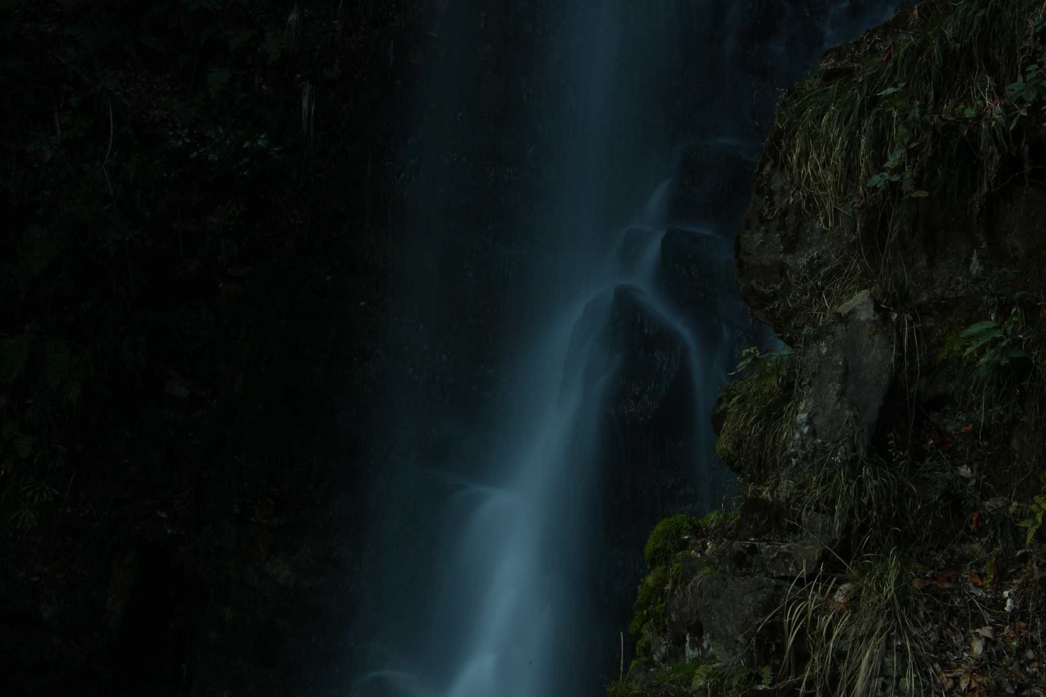 Canon EOS 100D (EOS Rebel SL1 / EOS Kiss X7) sample photo. 水の亡霊 photography