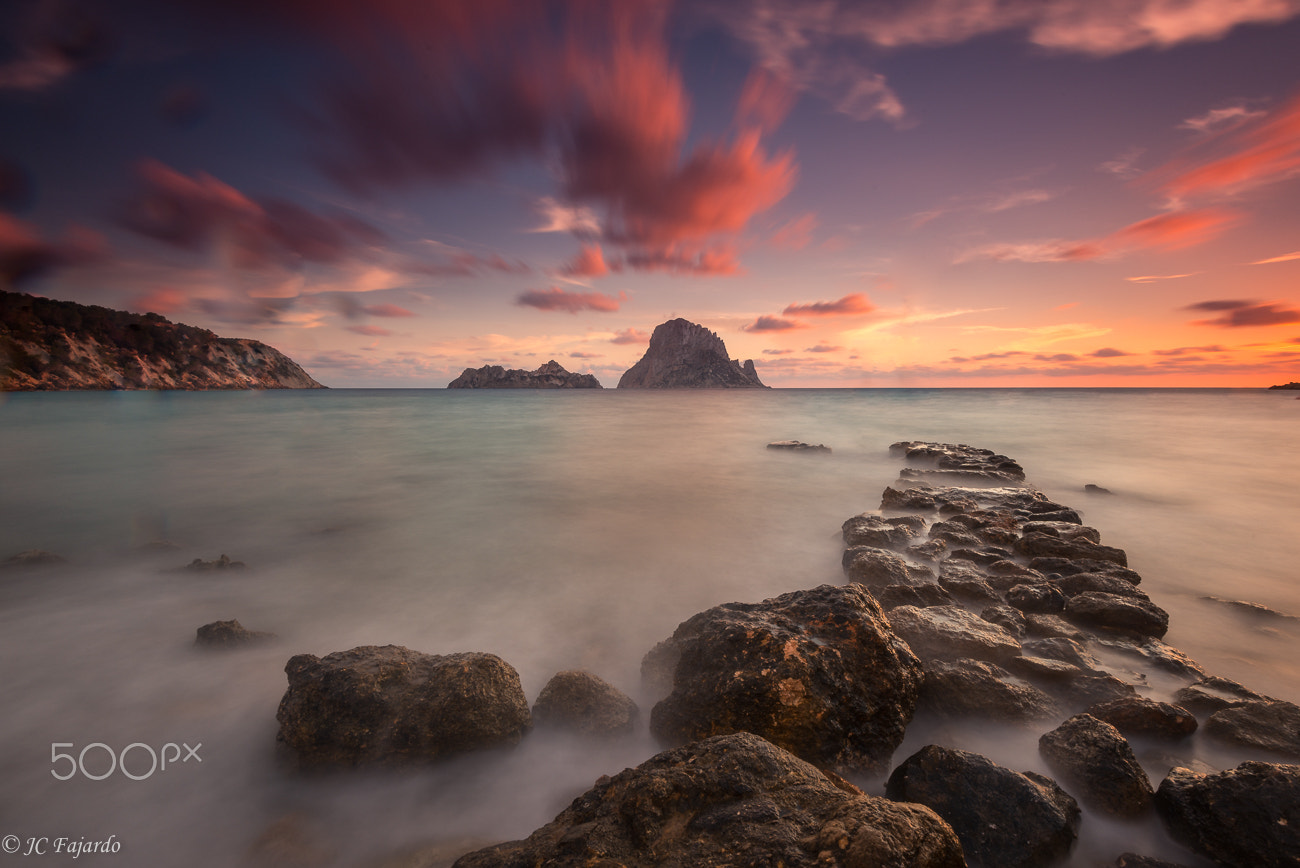 Nikon AF-S Nikkor 16-35mm F4G ED VR sample photo. Stones to islands photography