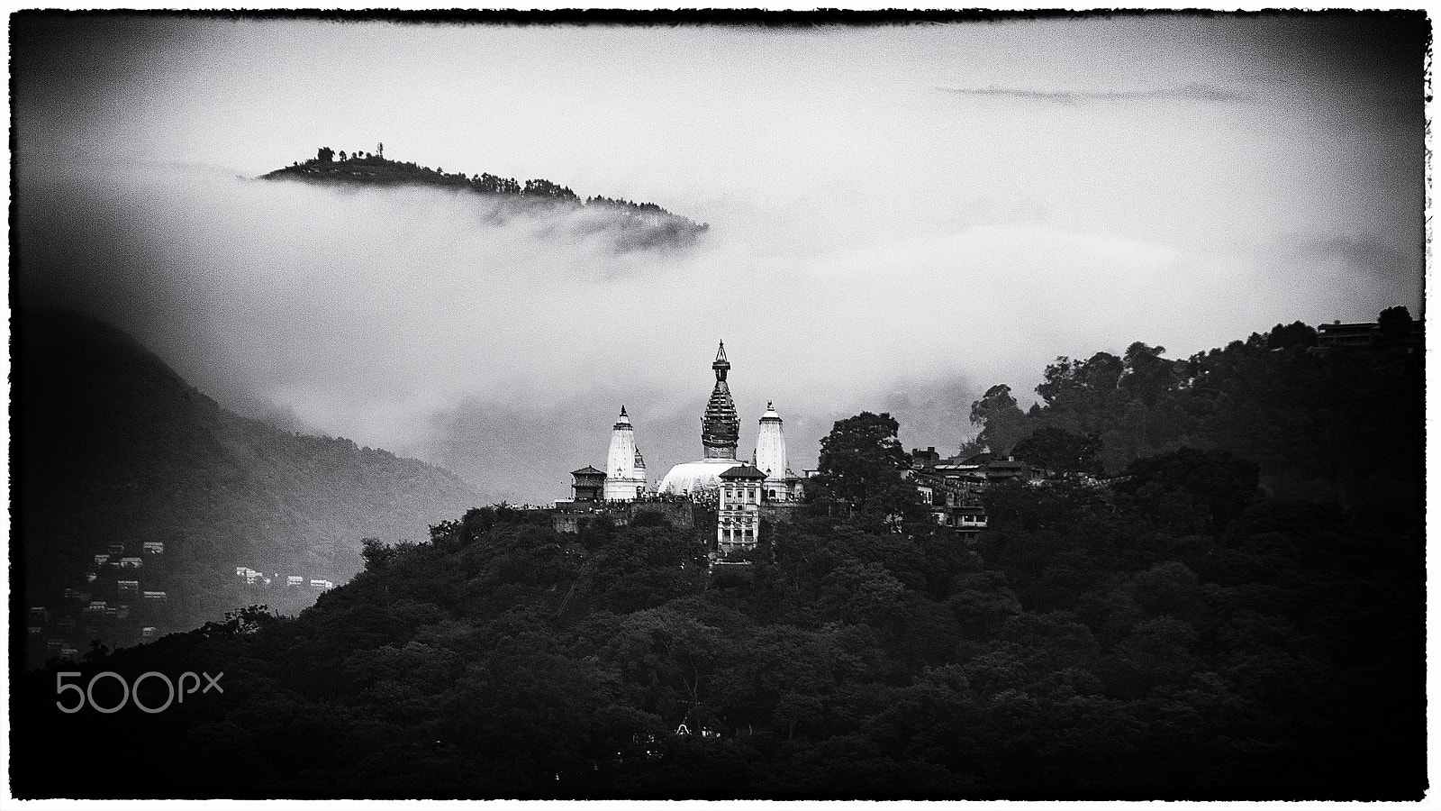 Sigma 18-200mm f/3.5-6.3 DC OS sample photo. Monkey temple photography