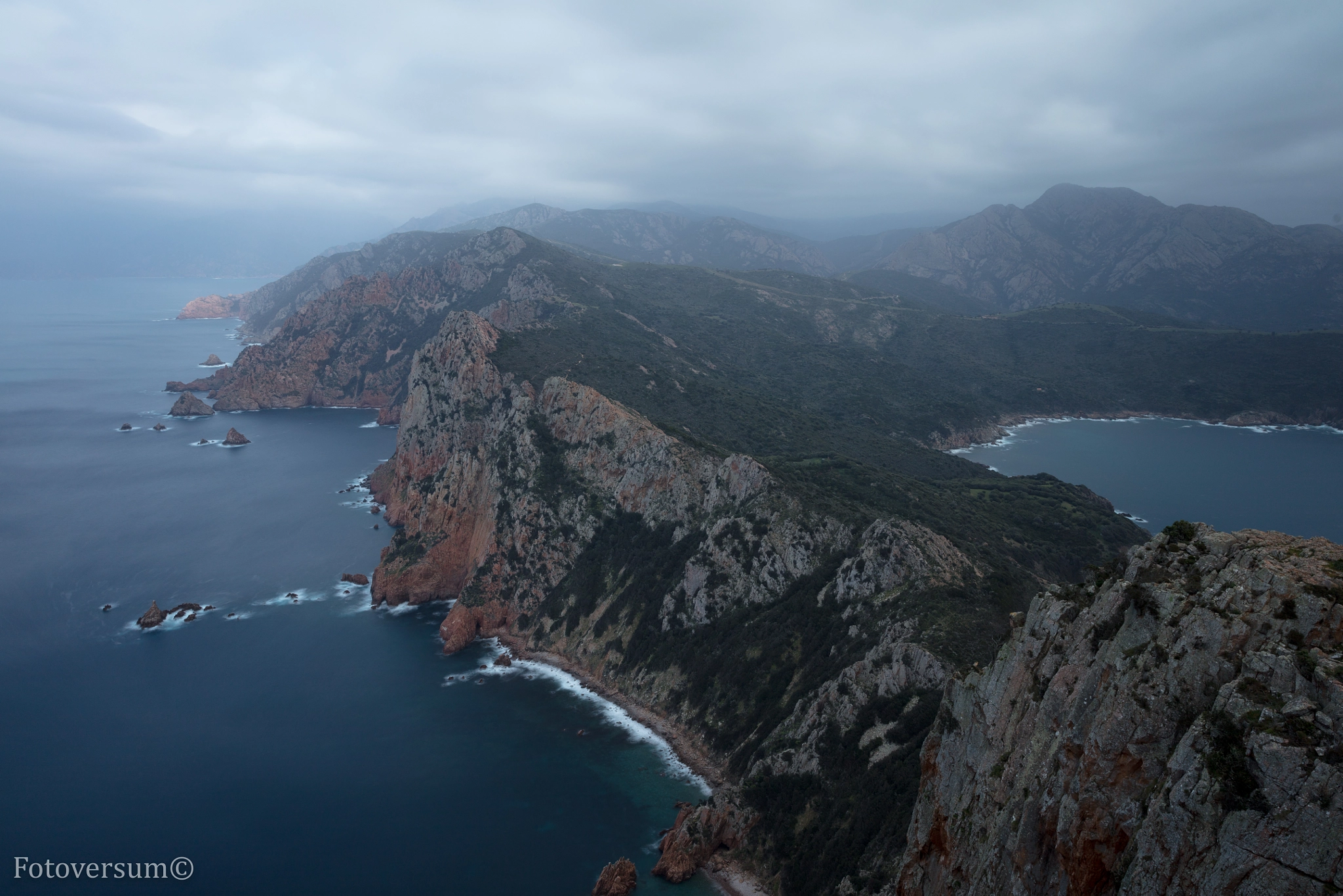 Canon EF 24-70mm F2.8L II USM sample photo. Mist over capu rossu photography