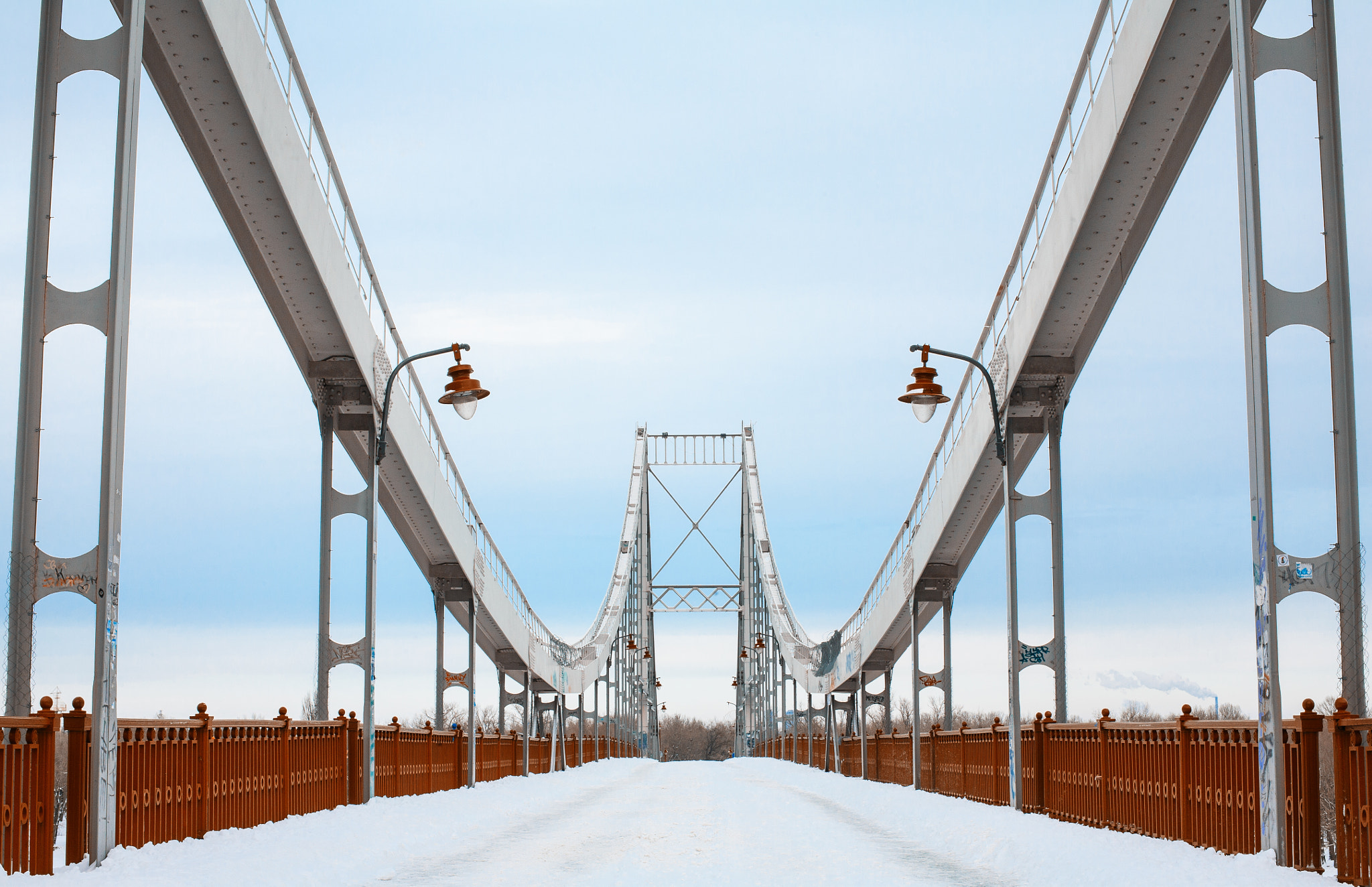 Canon EOS 5D + Canon EF 50mm F1.4 USM sample photo. Symmetric bridge structure photography