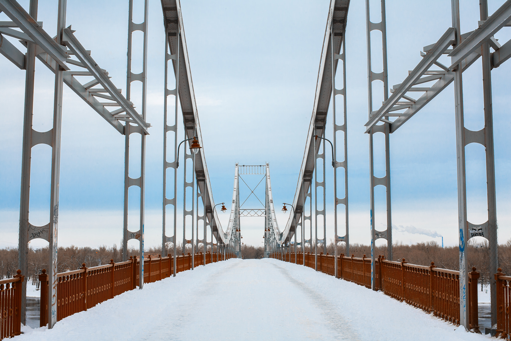 Canon EOS 5D + Canon EF 50mm F1.4 USM sample photo. Symmetric bridge structure photography