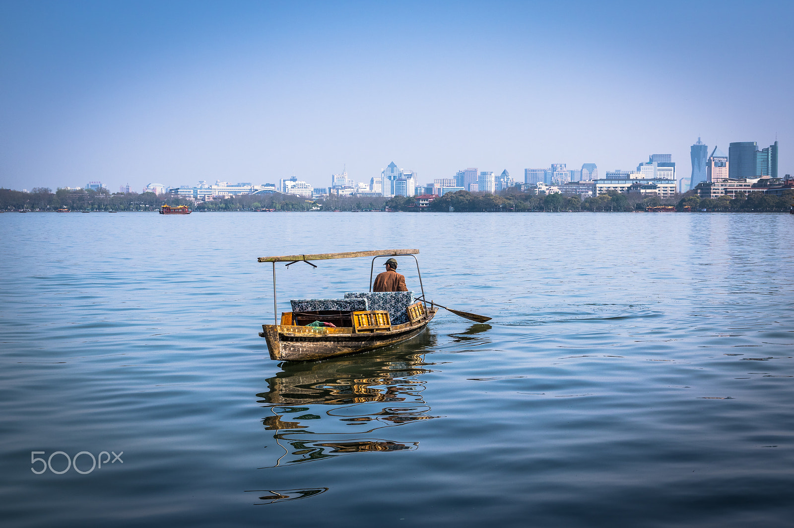 Pentax K-3 II + Sigma 17-70mm F2.8-4 DC Macro HSM | C sample photo. Boat on xihu photography