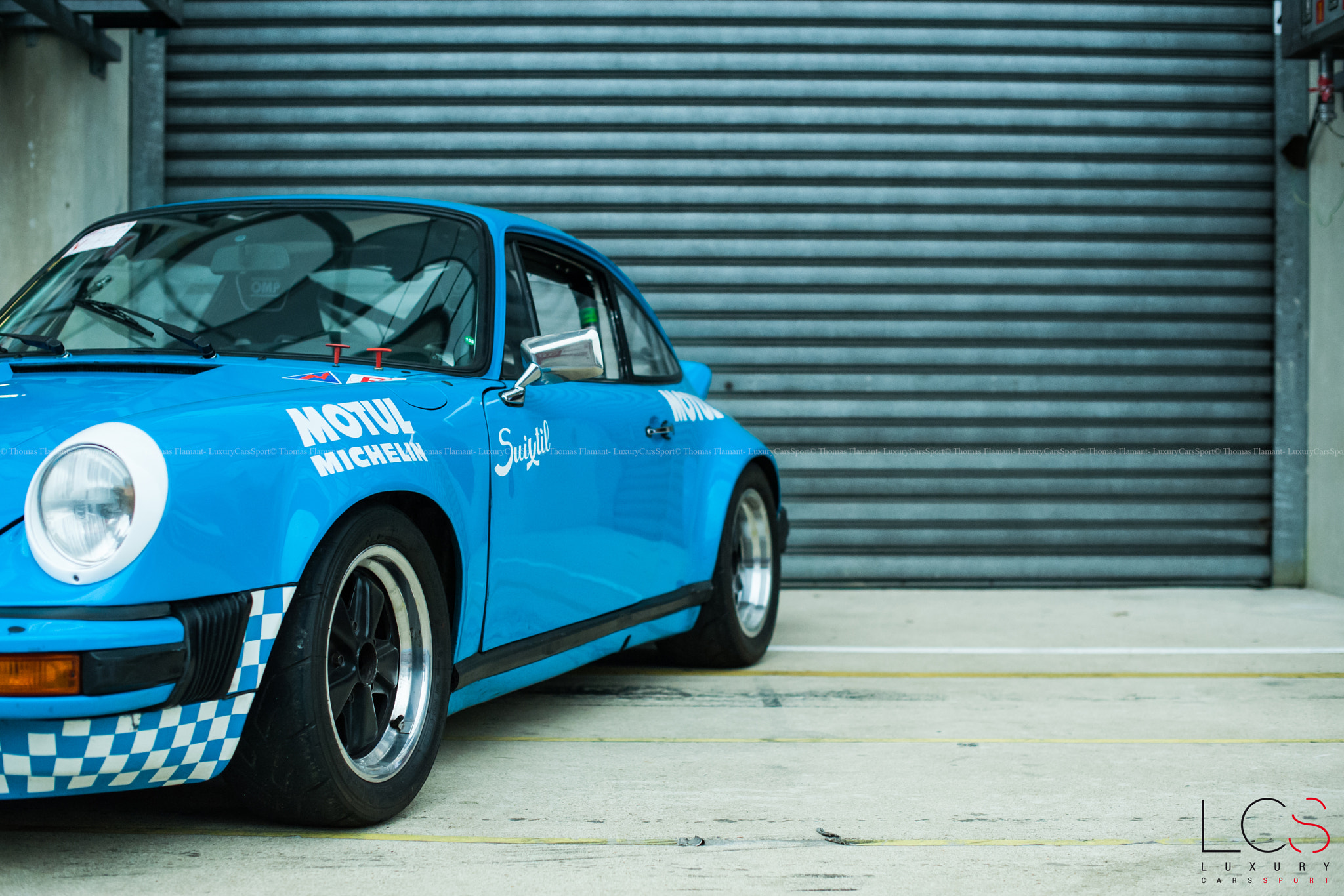 Nikon D700 sample photo. Old porsche 911 in paddock photography