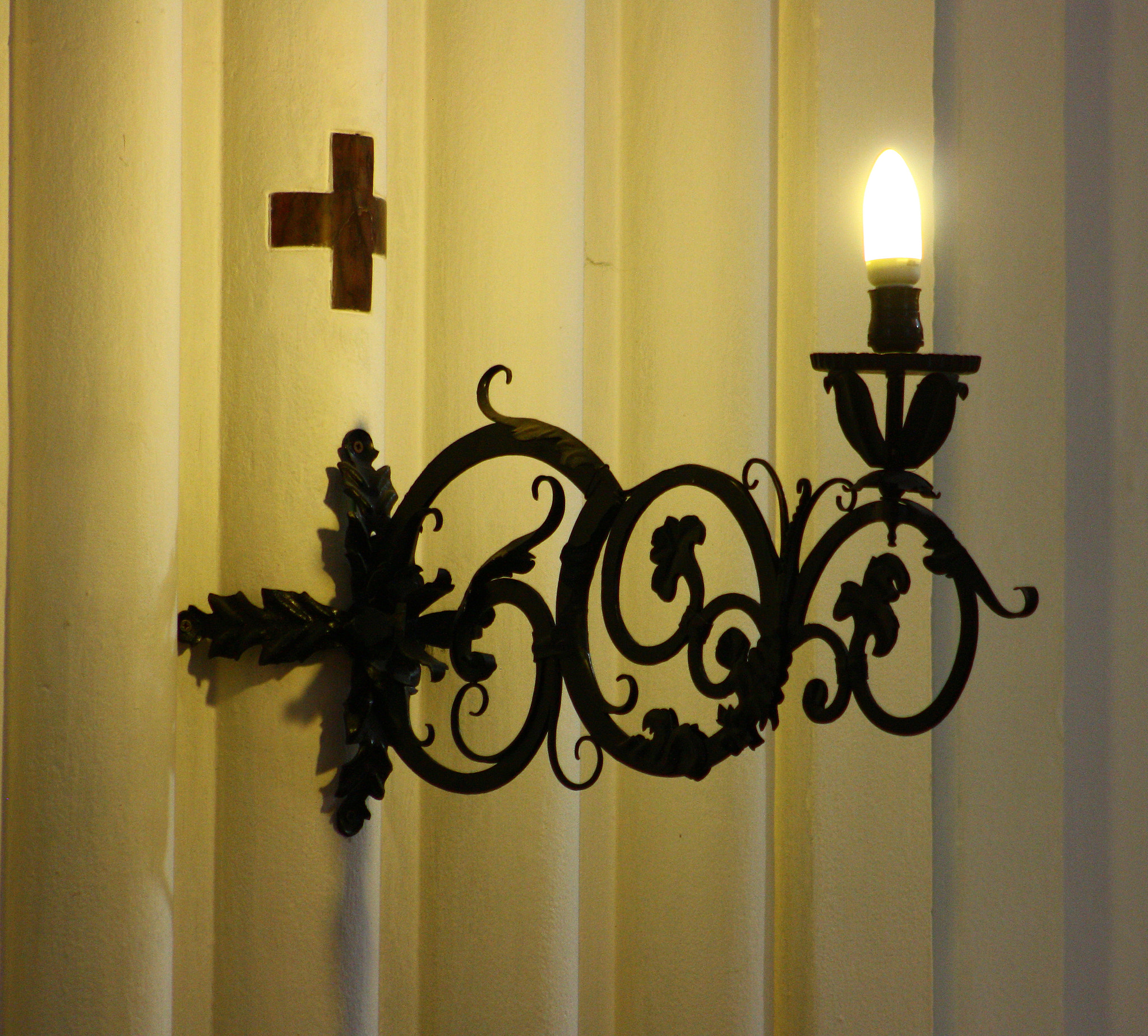 EF75-300mm f/4-5.6 sample photo. Una luz para él photography