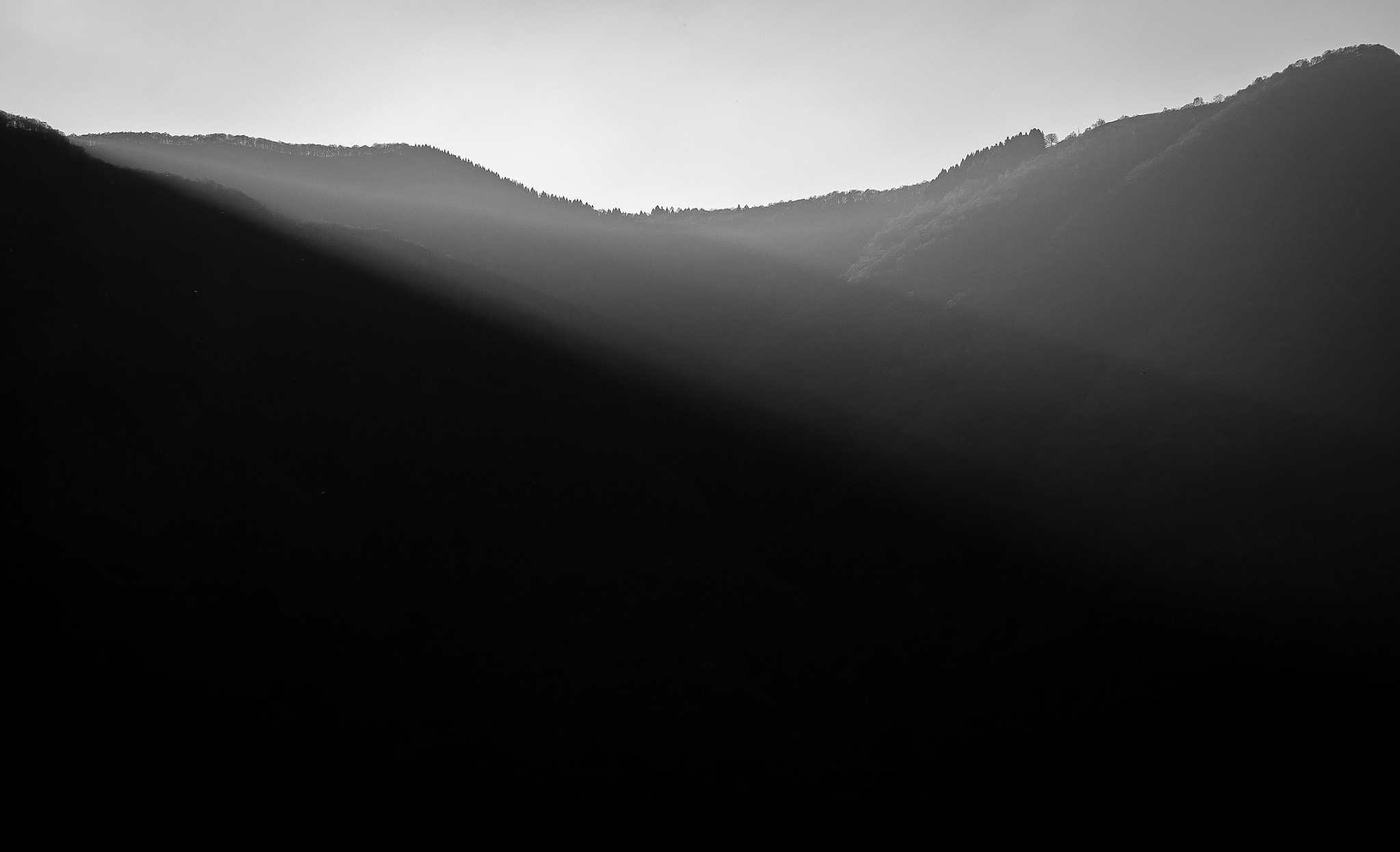 Olympus OM-D E-M5 II + Olympus M.Zuiko Digital ED 12-40mm F2.8 Pro sample photo. Contrast mountain photography
