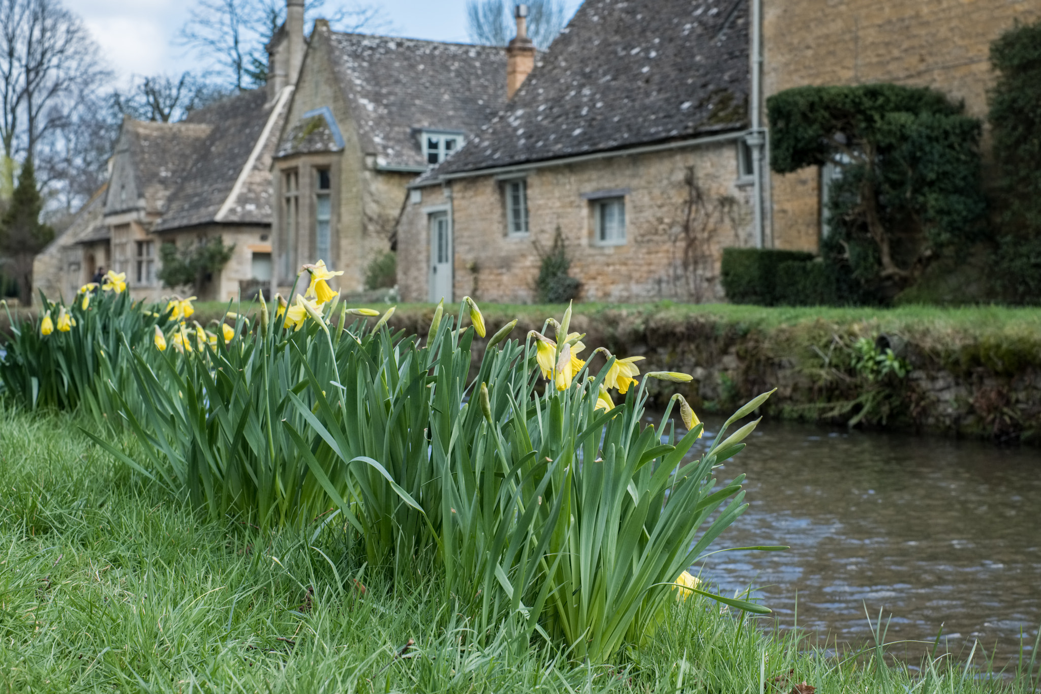 Fujifilm X-T2 + Fujifilm XF 35mm F1.4 R sample photo. Scenic view of lower slaughter village in the cotswolds photography
