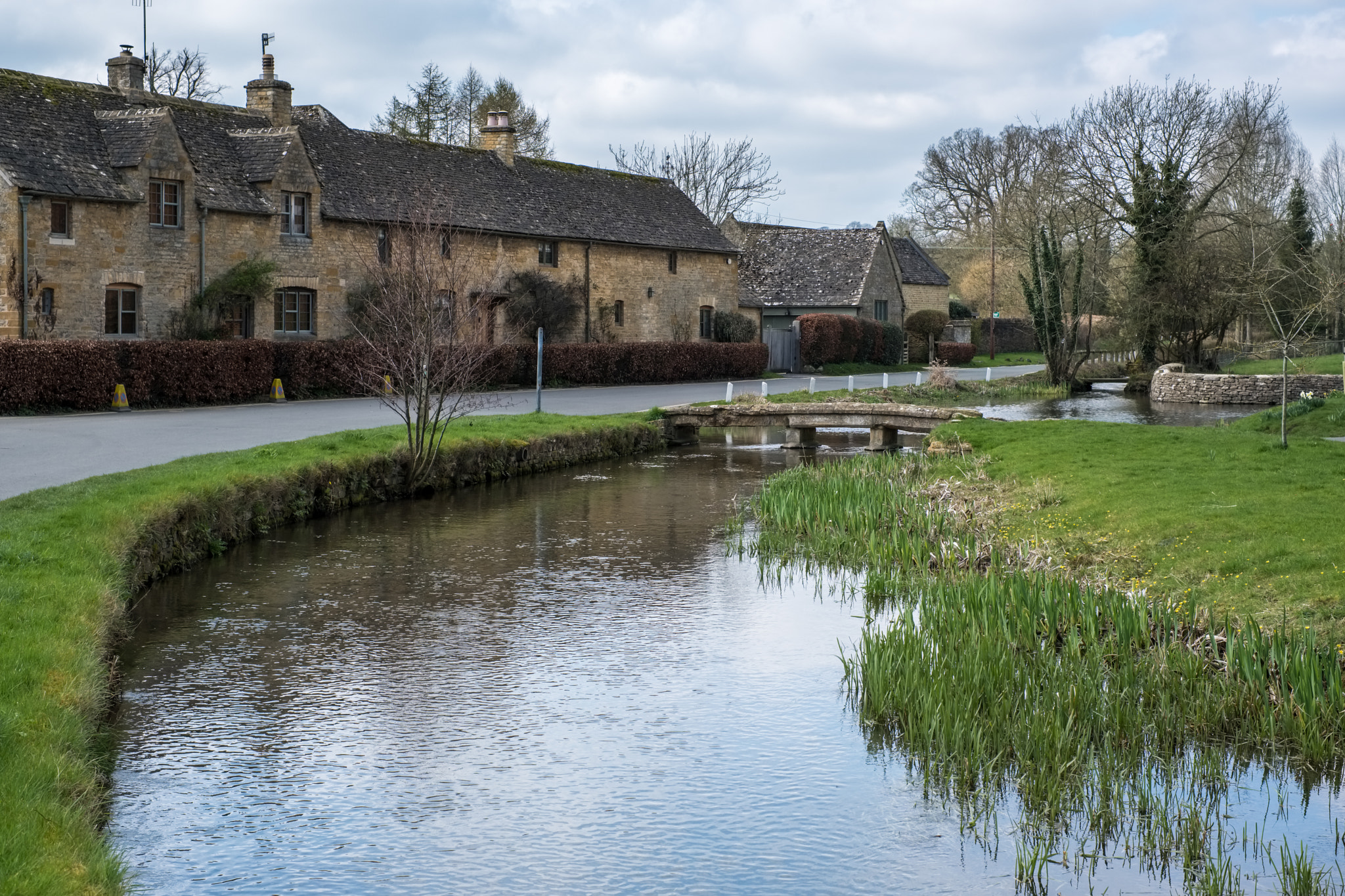 Fujifilm X-T2 + Fujifilm XF 35mm F1.4 R sample photo. Scenic view of lower slaughter village in the cotswolds photography