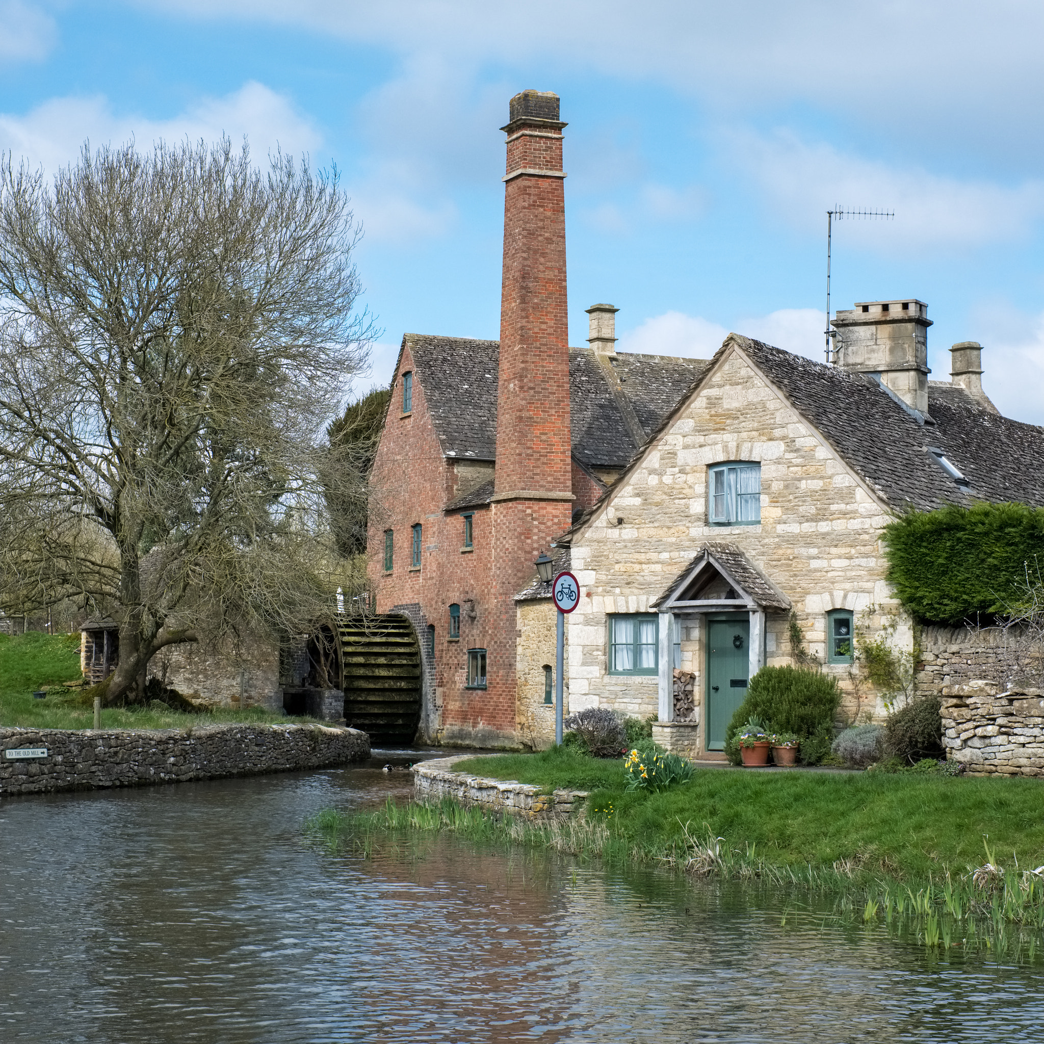 Fujifilm X-T2 sample photo. Scenic view of lower slaughter village in the cotswolds photography