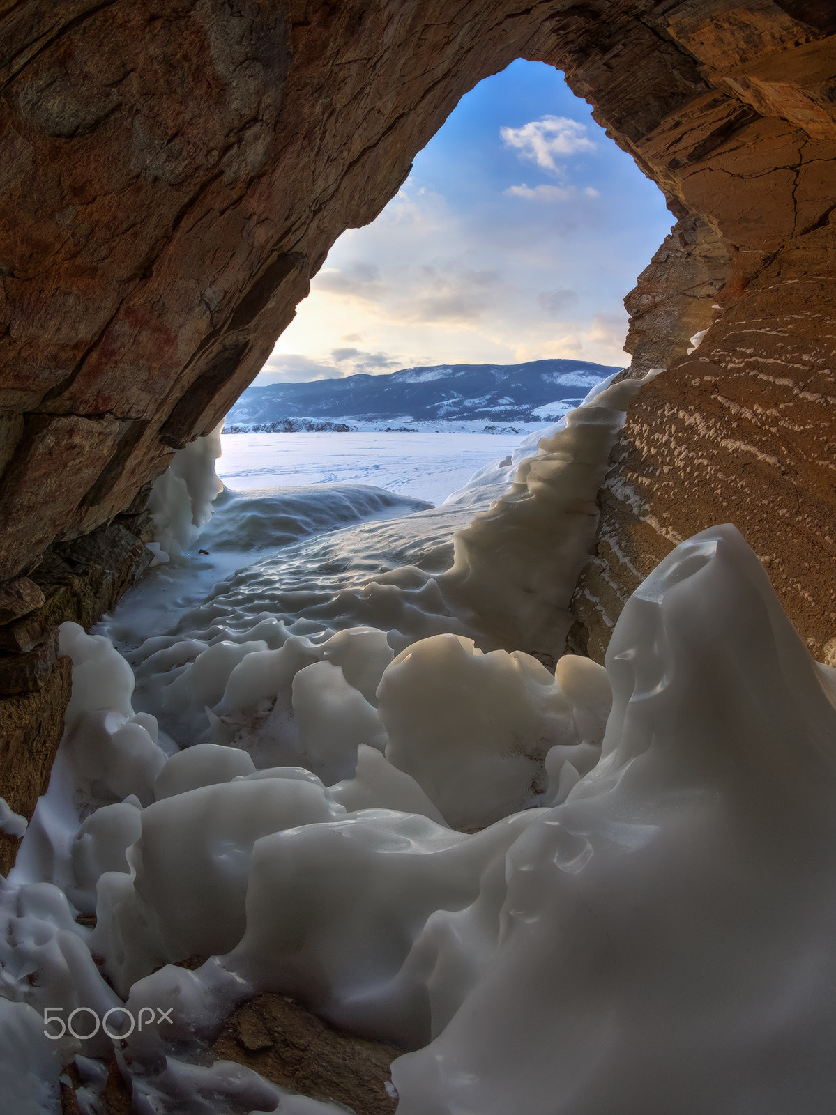 Olympus OM-D E-M1 sample photo. The ice and rock of lake baikal photography