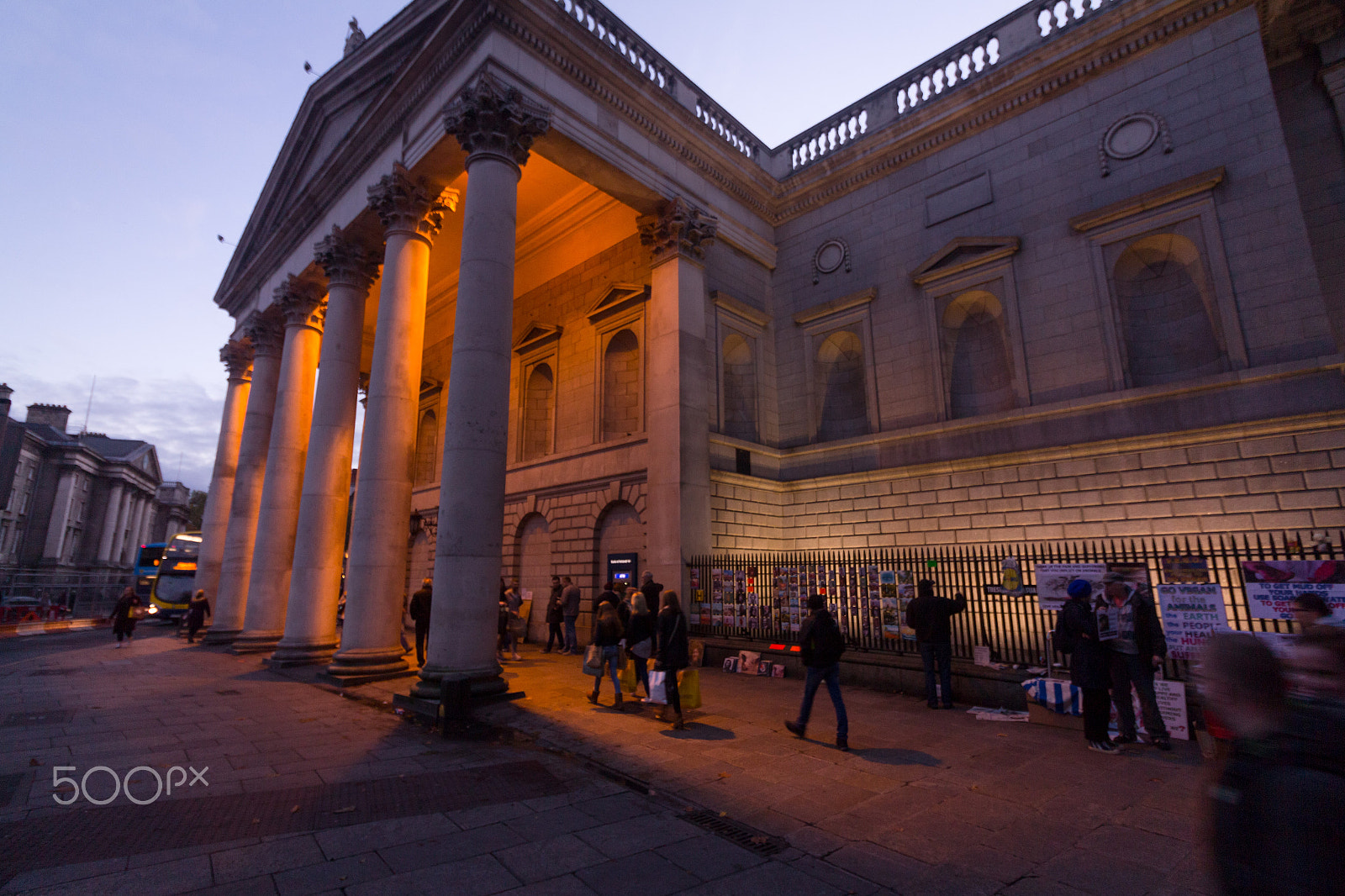 Canon EOS 650D (EOS Rebel T4i / EOS Kiss X6i) sample photo. National bank, dublin photography