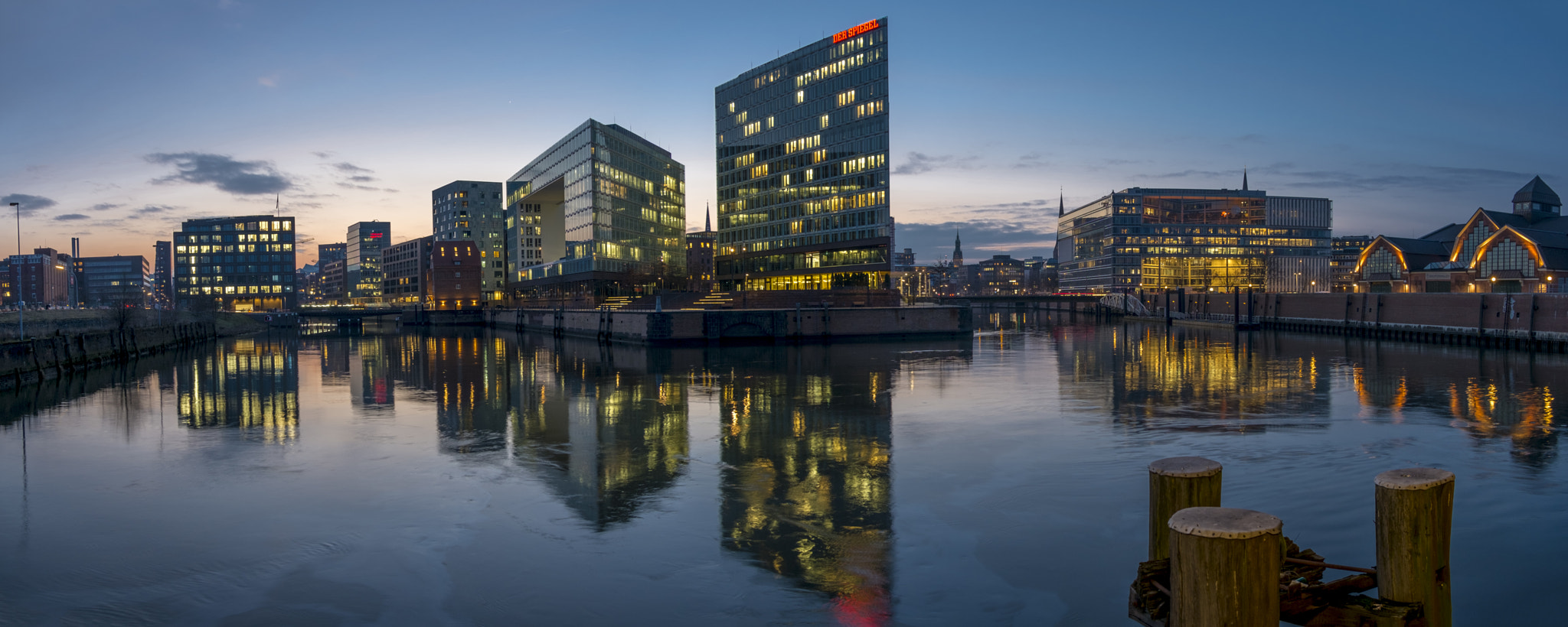 Fujifilm X-Pro1 + Fujifilm XC 16-50mm F3.5-5.6 OIS II sample photo. Der spiegel panorama photography