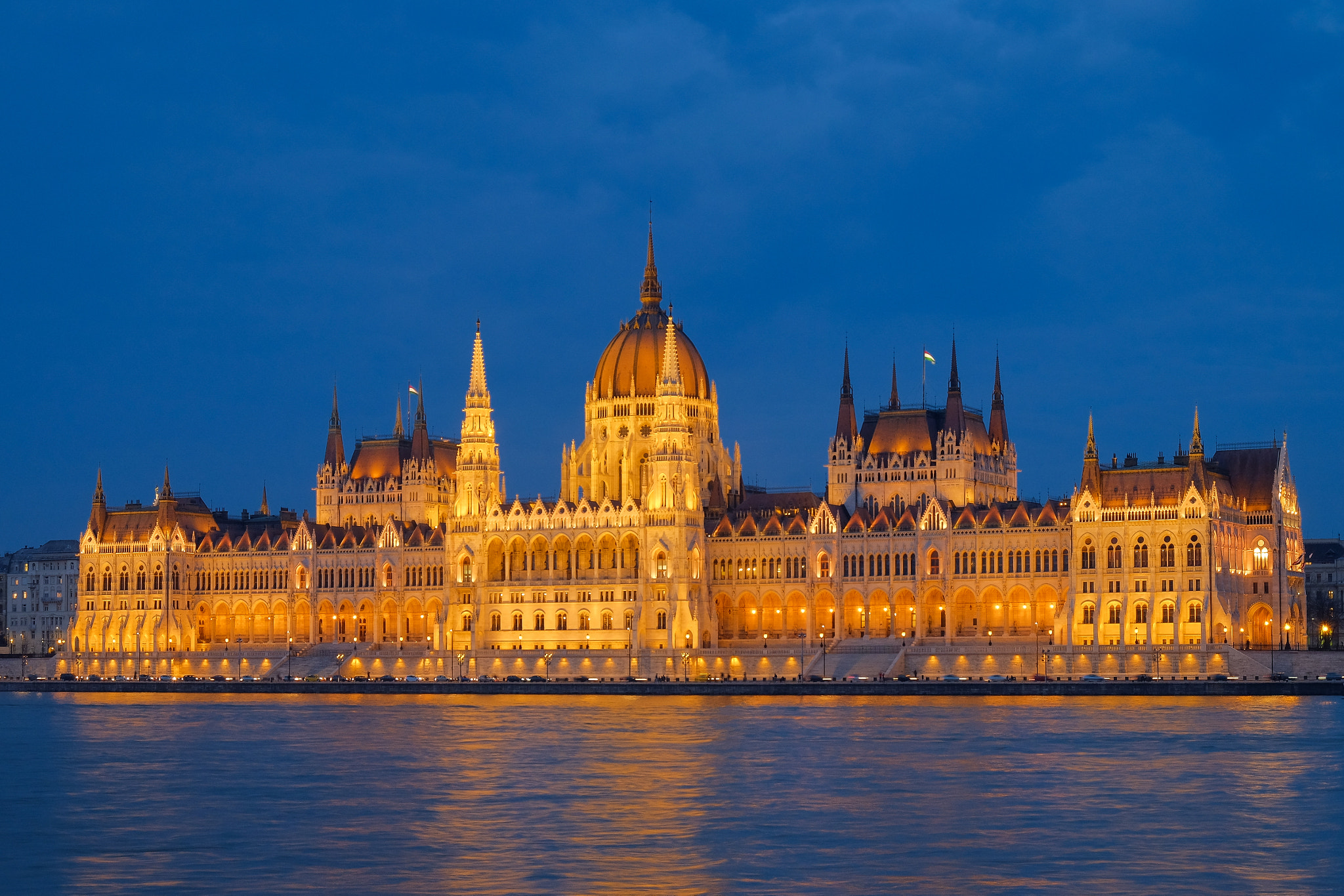 Fujifilm XF 18-55mm F2.8-4 R LM OIS sample photo. Hungarian parliament photography