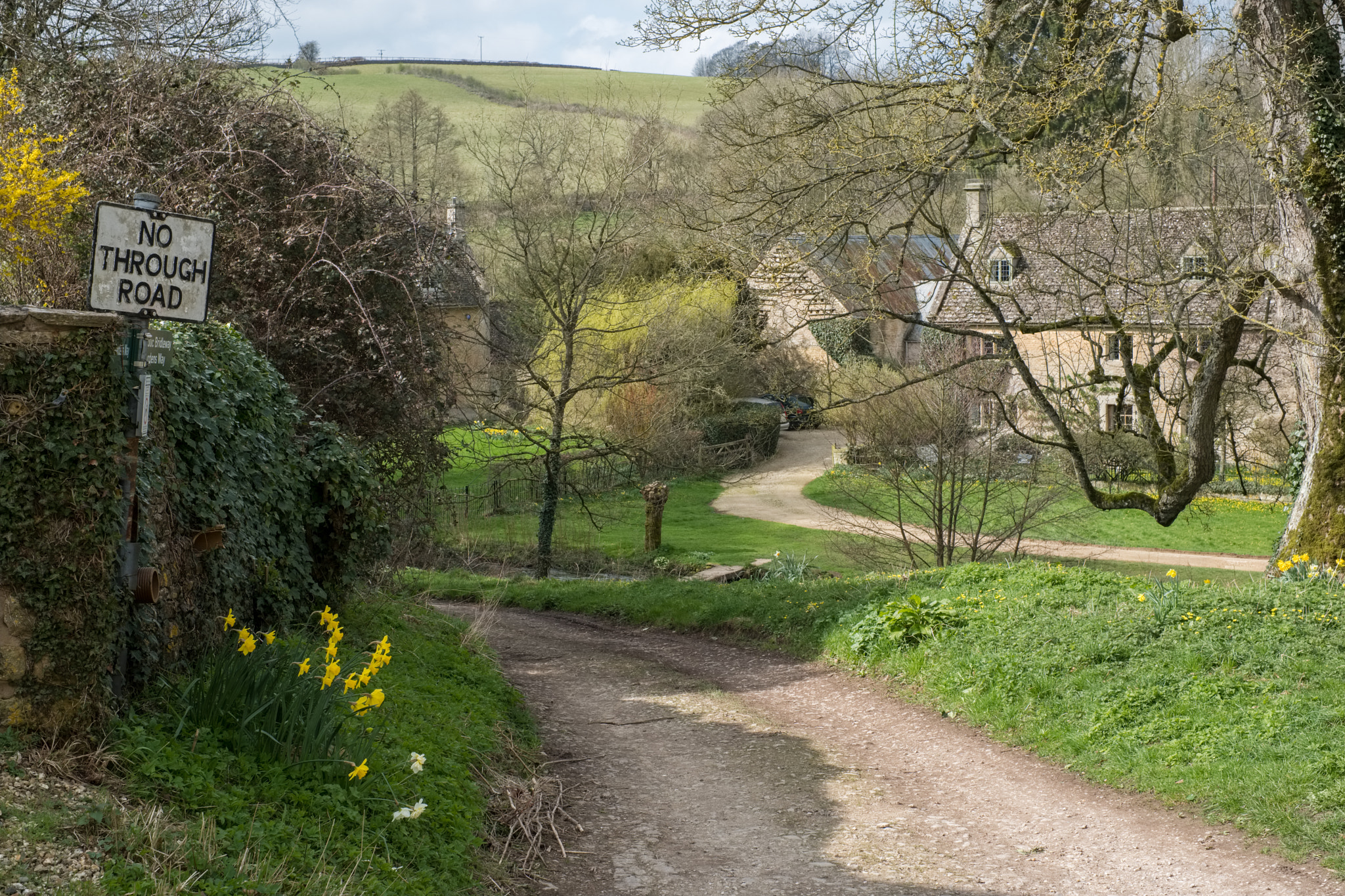 Fujifilm X-T2 + Fujifilm XF 35mm F1.4 R sample photo. Scenic view of upper slaughter village photography