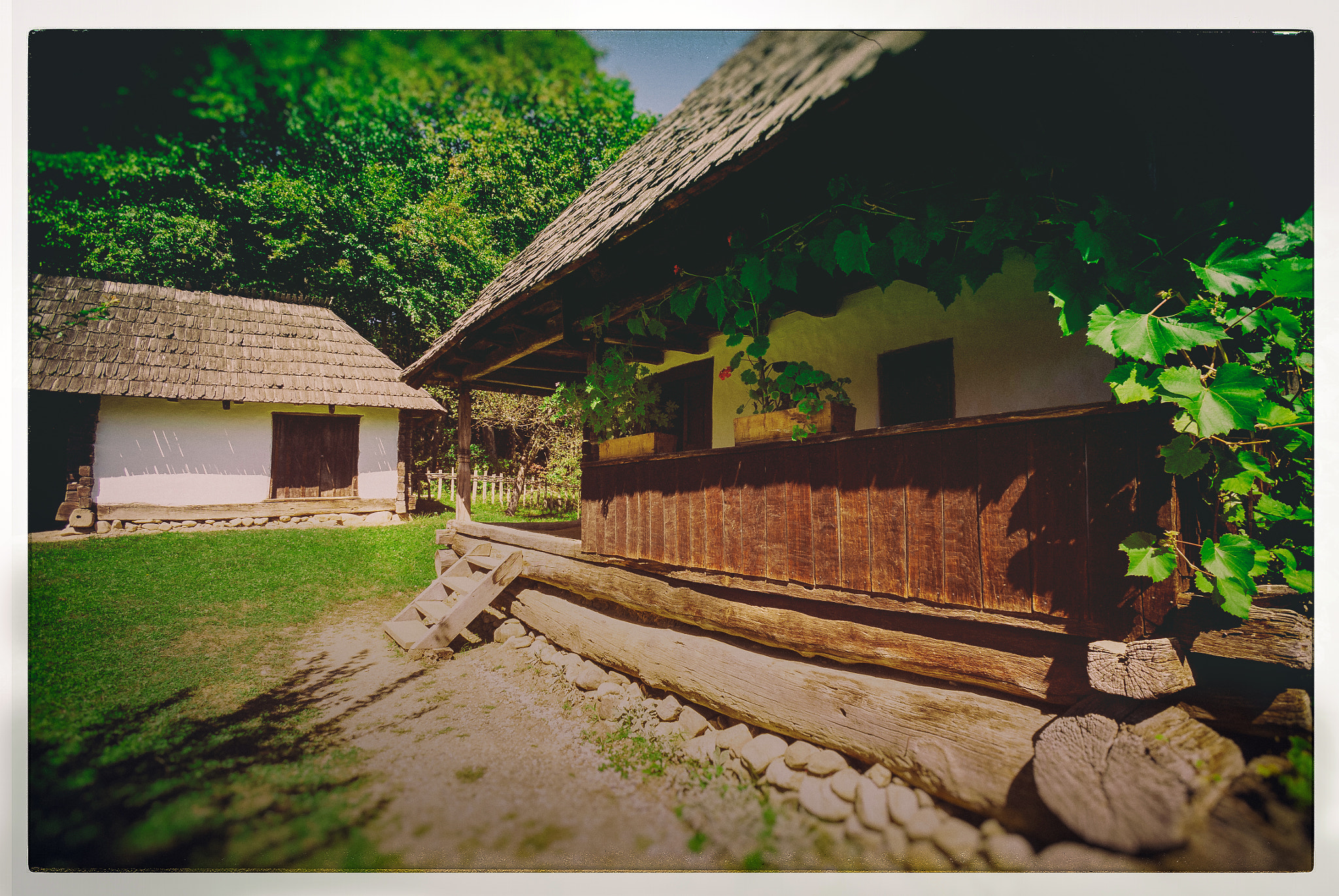 Sony a7 + Sony E 16mm F2.8 sample photo. Farmhouse in romania photography