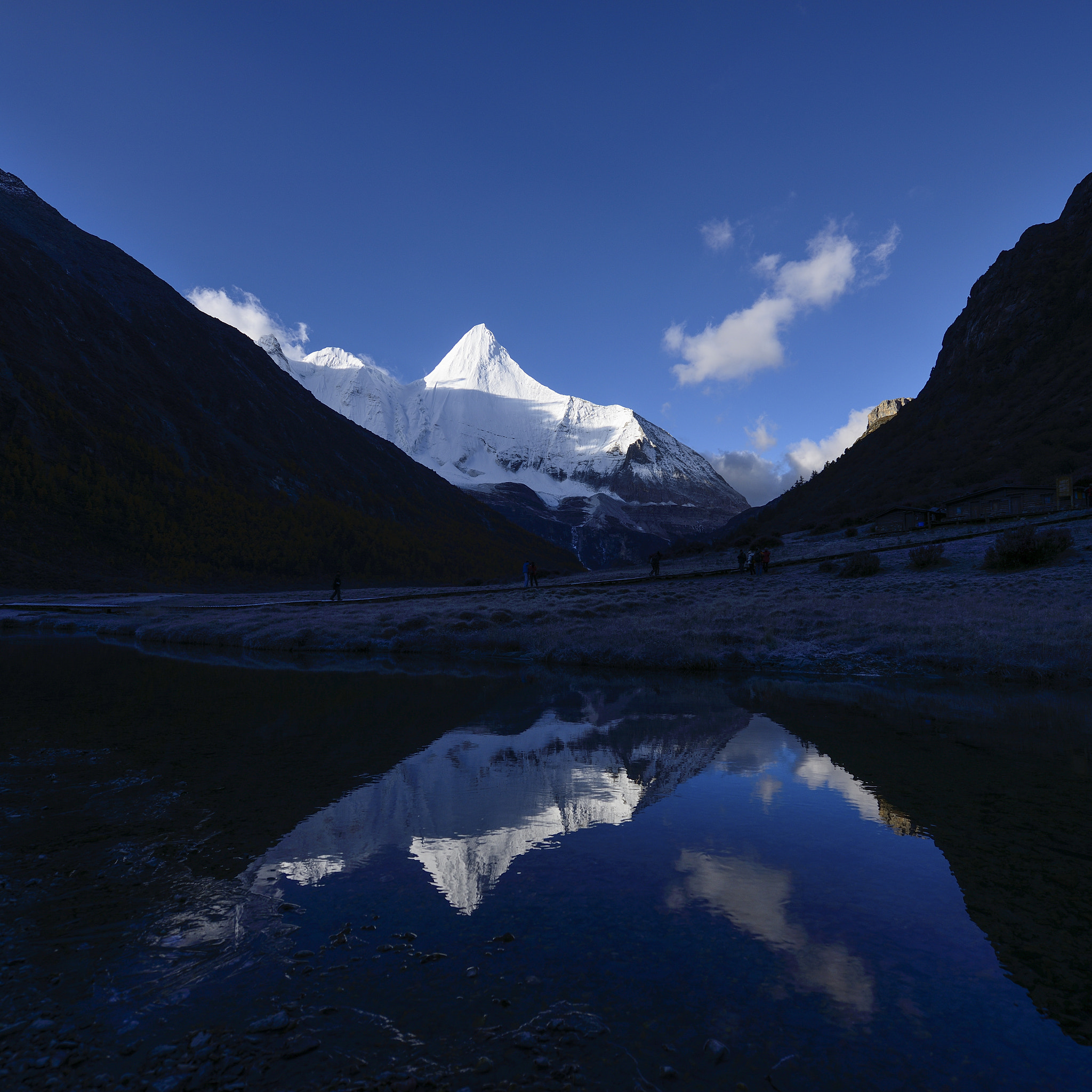Nikon AF-S Nikkor 14-24mm F2.8G ED sample photo. Yading photography