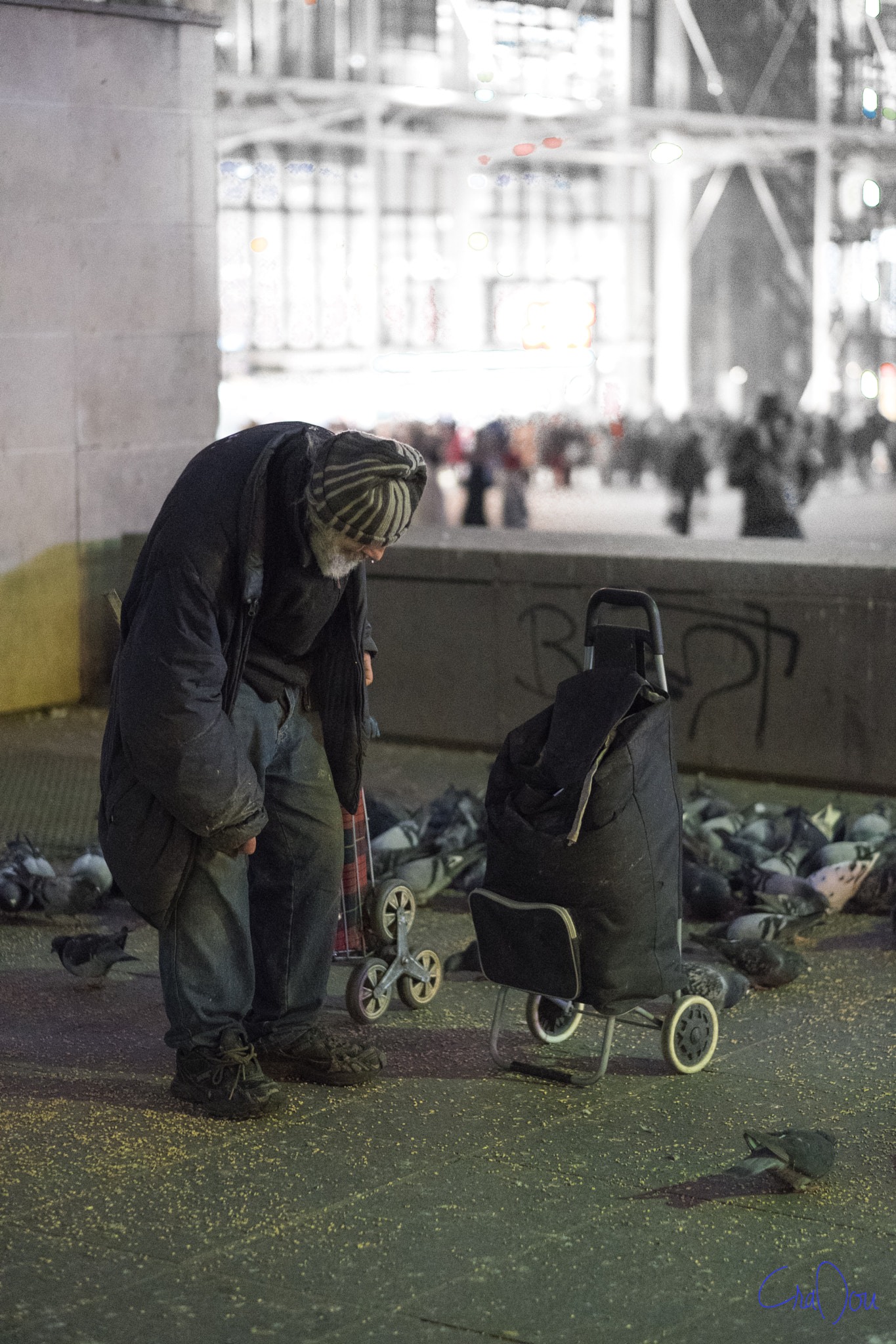 Fujifilm X-T2 + Fujifilm XF 56mm F1.2 R APD sample photo. Homeless in paris photography