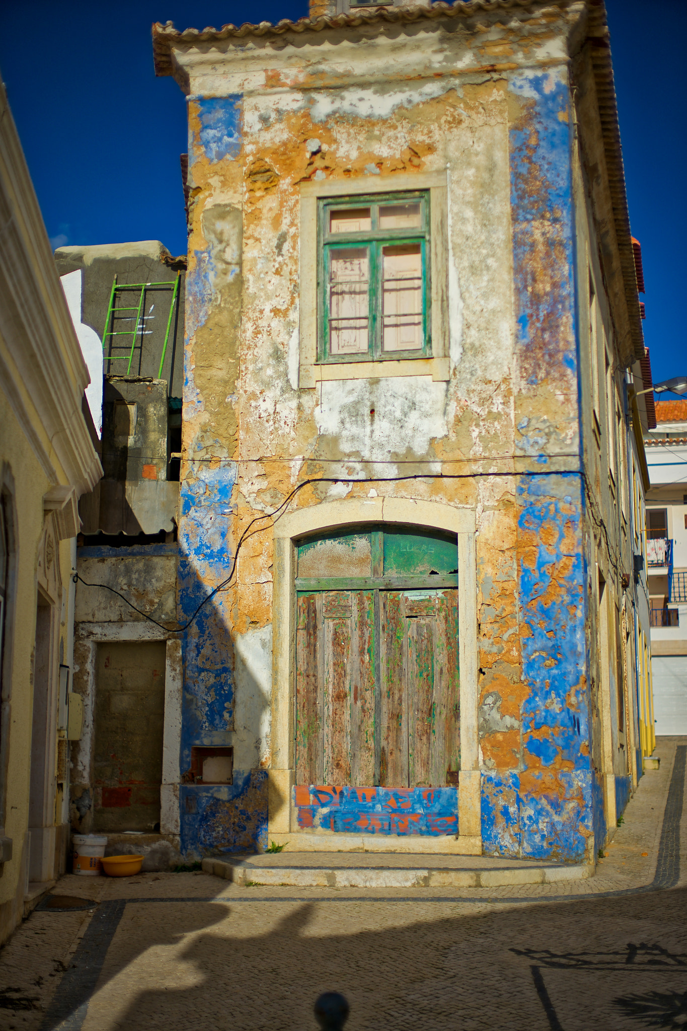 Leica Noctilux-M 50mm F0.95 ASPH sample photo. House in ericeira photography