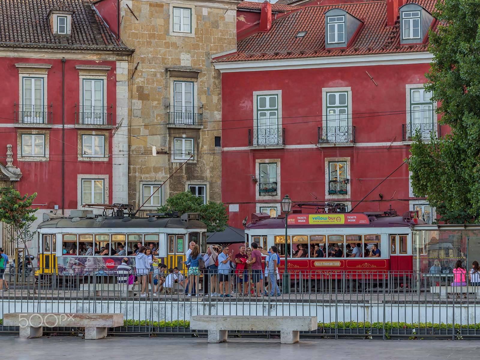 Canon EF 24-70mm F4L IS USM sample photo. Tourism trams in lisbon photography