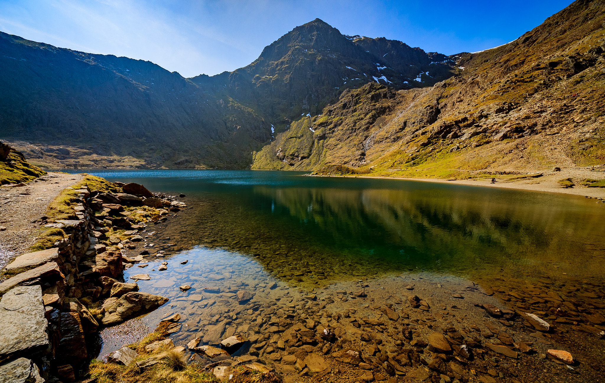 Canon EOS 1100D (EOS Rebel T3 / EOS Kiss X50) + Sigma 8-16mm F4.5-5.6 DC HSM sample photo. Snowdon lake photography