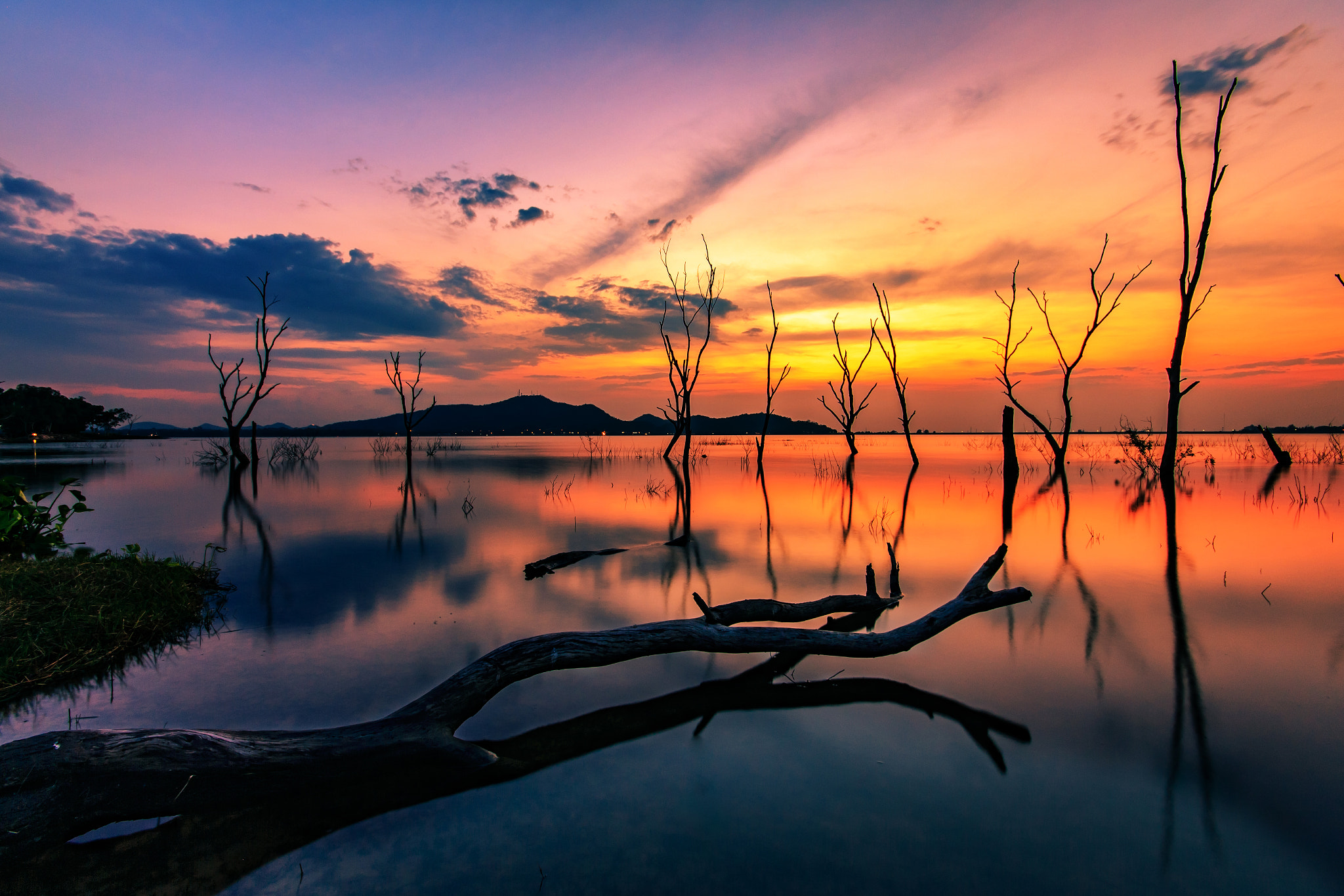 Sigma 10-20mm F4-5.6 EX DC HSM sample photo. Evening at the bangpra reservoir . photography