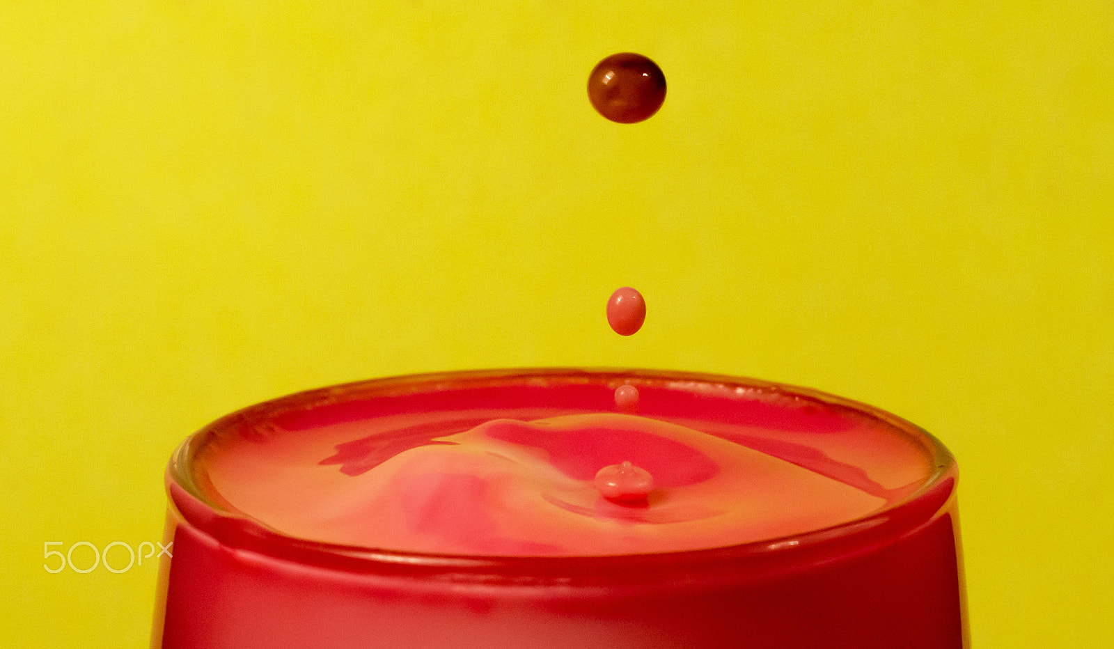 Nikon D7100 + Nikon AF Nikkor 50mm F1.8D sample photo. Water drops game photography