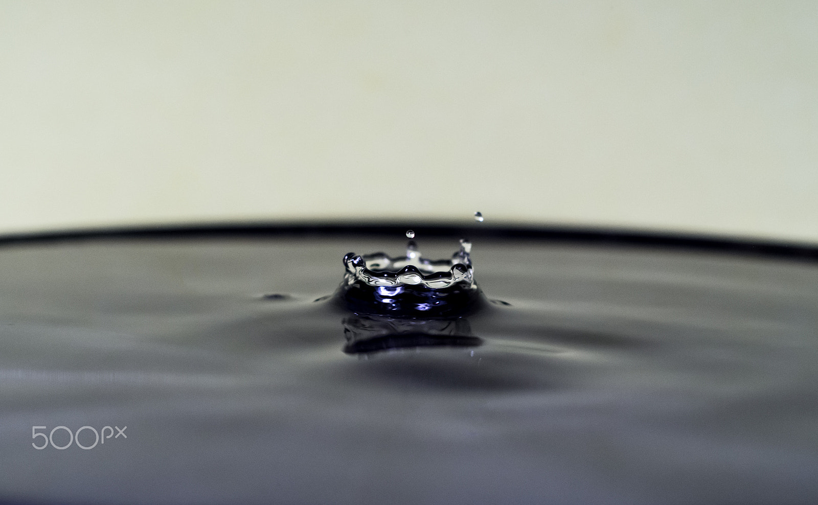 Nikon D7100 + Nikon AF Nikkor 50mm F1.8D sample photo. Water drops game photography