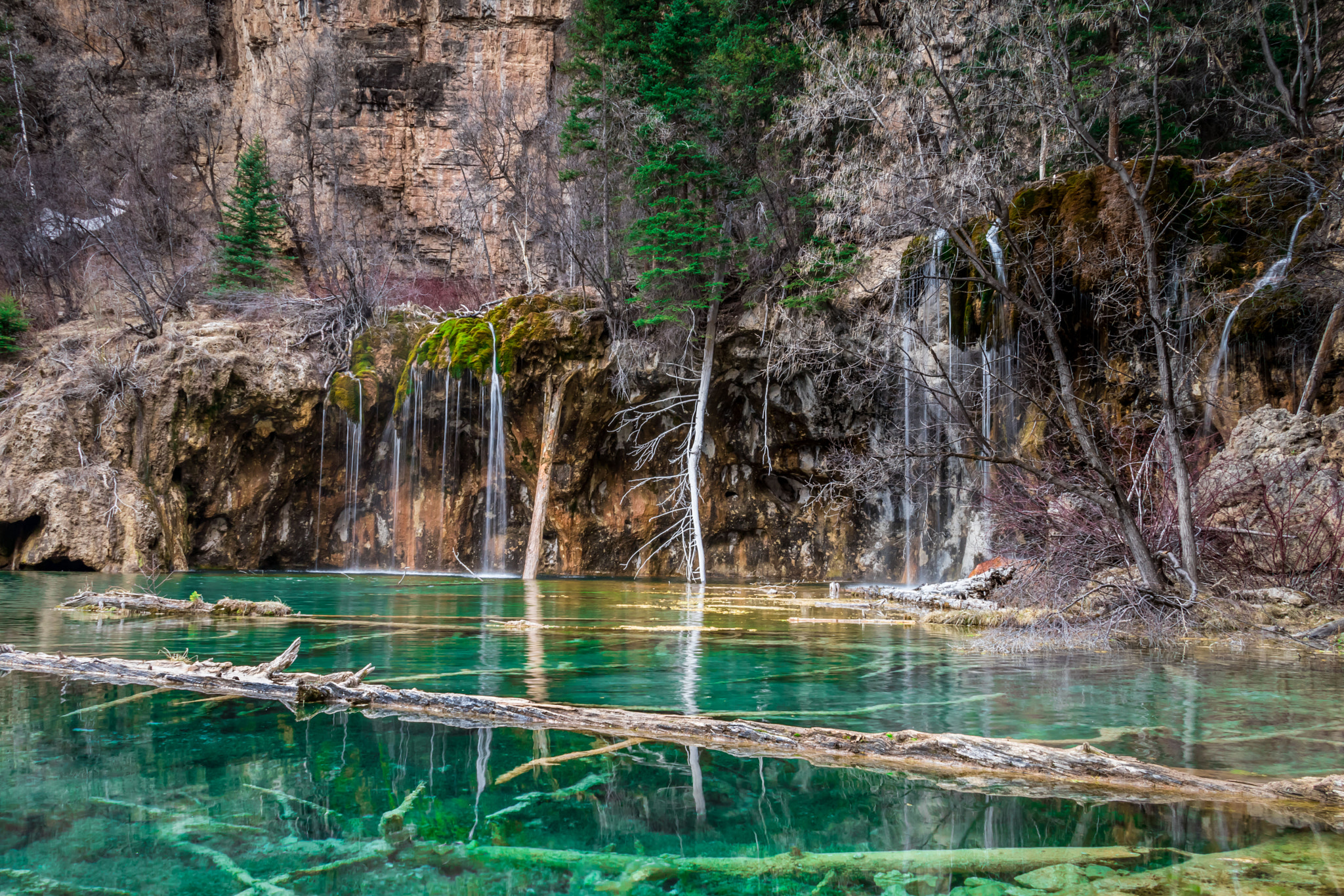 Canon EF-S 18-135mm F3.5-5.6 IS sample photo. Hanging lake 2 photography