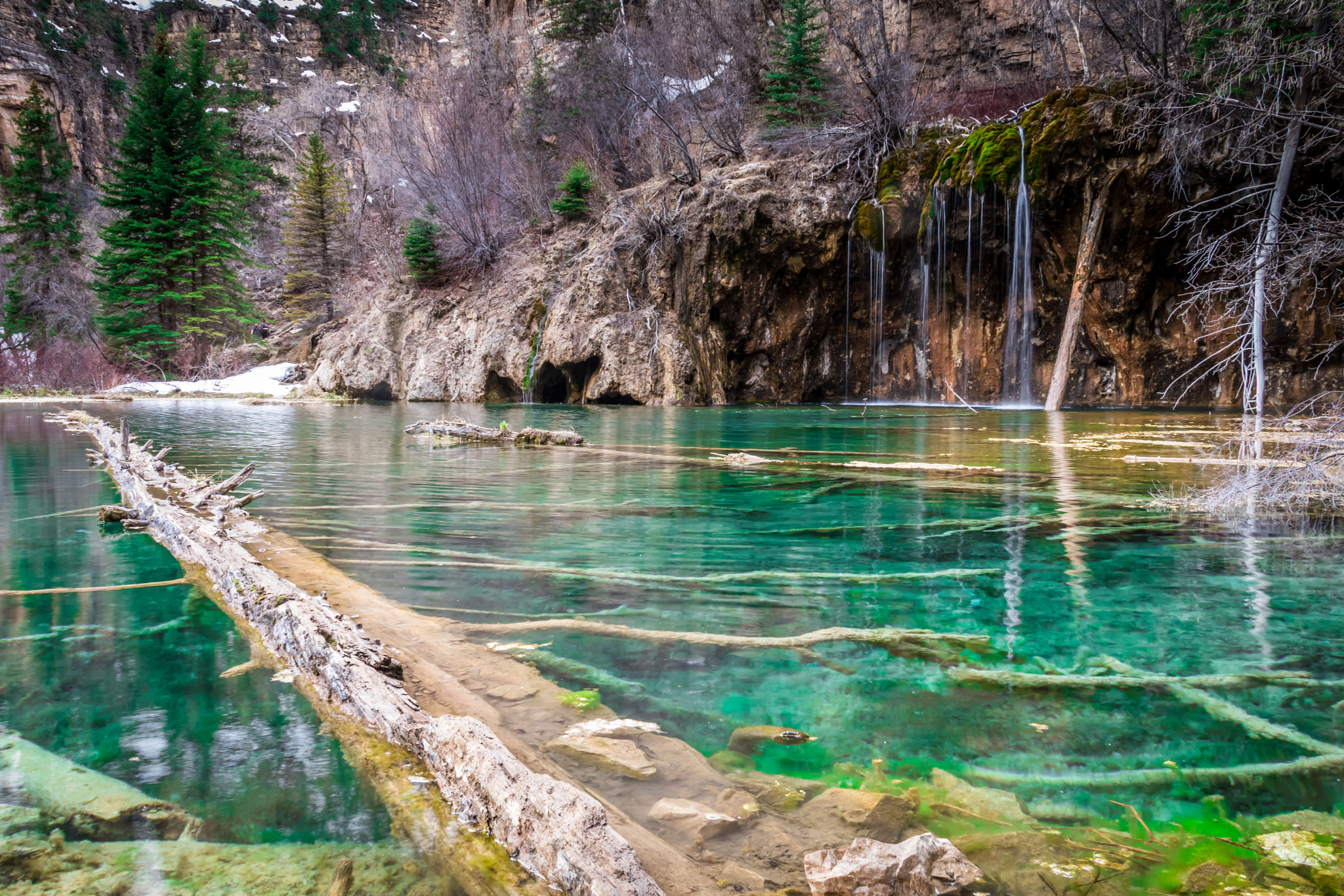 Canon EF-S 18-135mm F3.5-5.6 IS sample photo. Hanging lake 1 photography