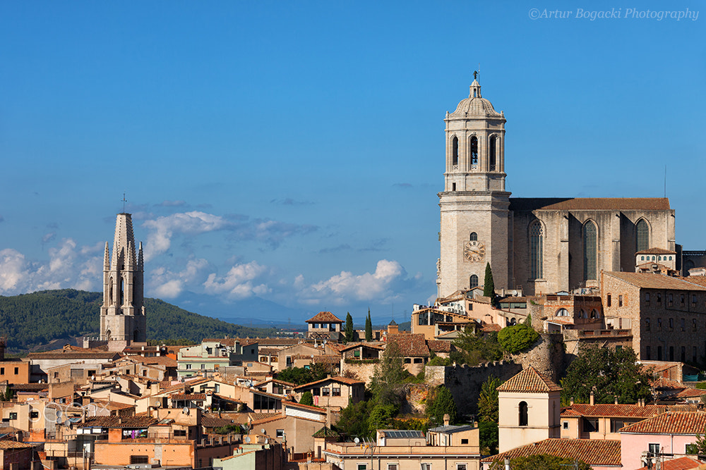Canon EF 70-200mm F4L IS USM sample photo. City skyline of girona in spain photography