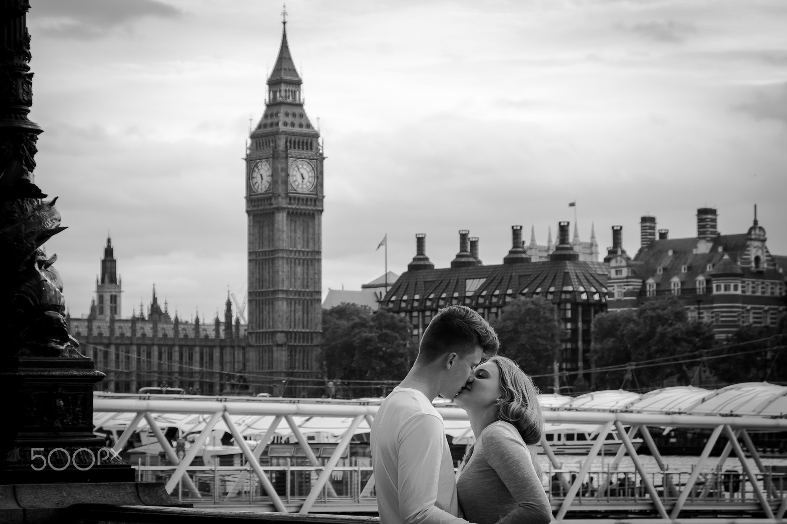 Nikon D7100 sample photo. A kiss at five to six photography