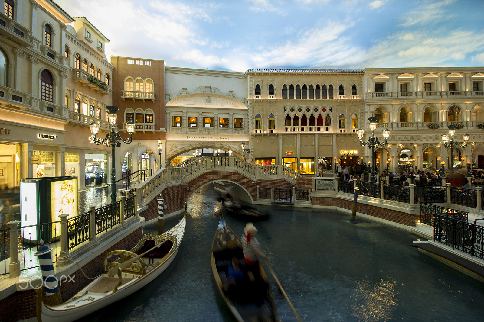 Canon EOS 550D (EOS Rebel T2i / EOS Kiss X4) sample photo. Gondola rides photography