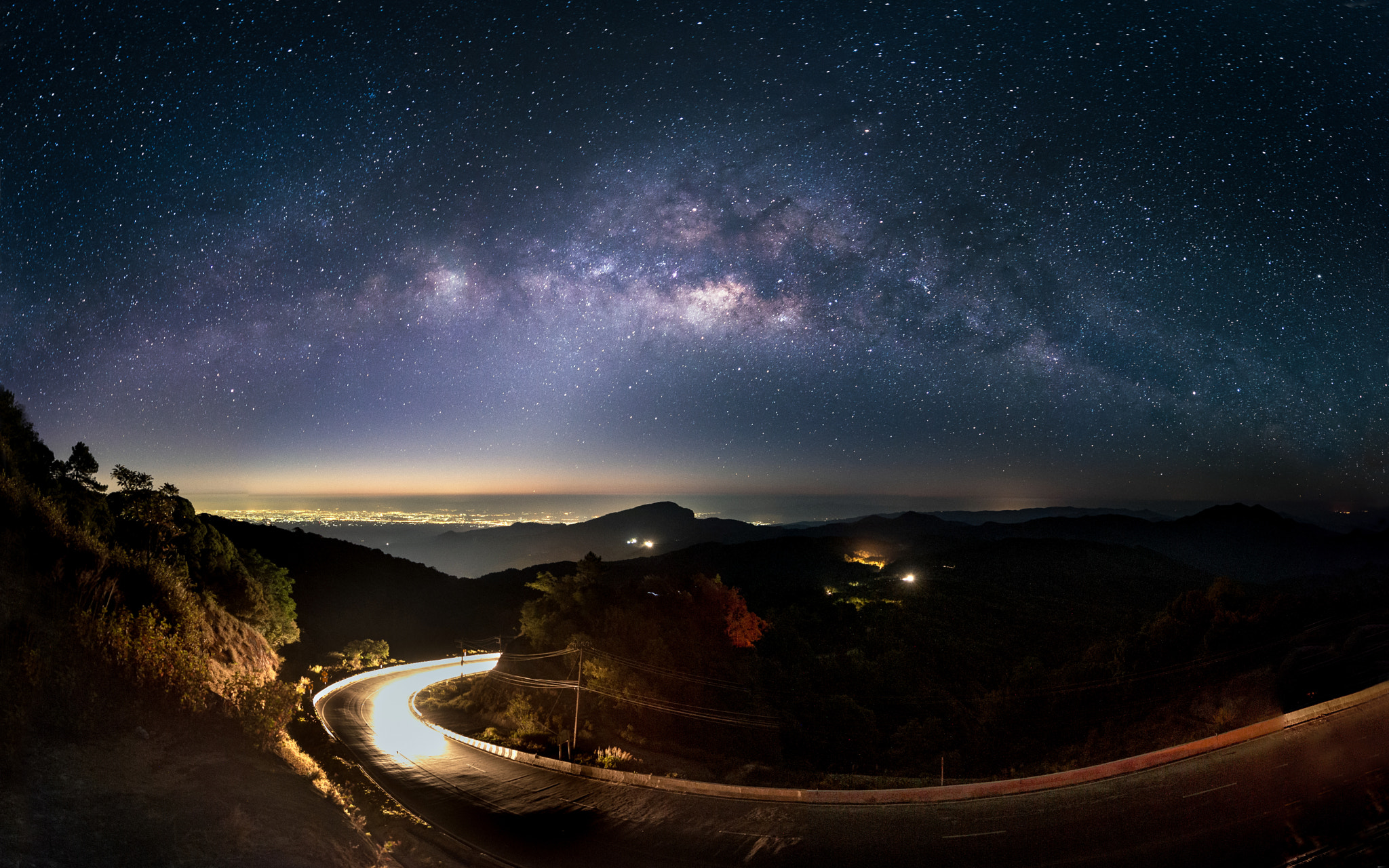 Nikon D600 + Nikon AF-S Nikkor 14-24mm F2.8G ED sample photo. Milky way before before sunrise in the mountain. photography