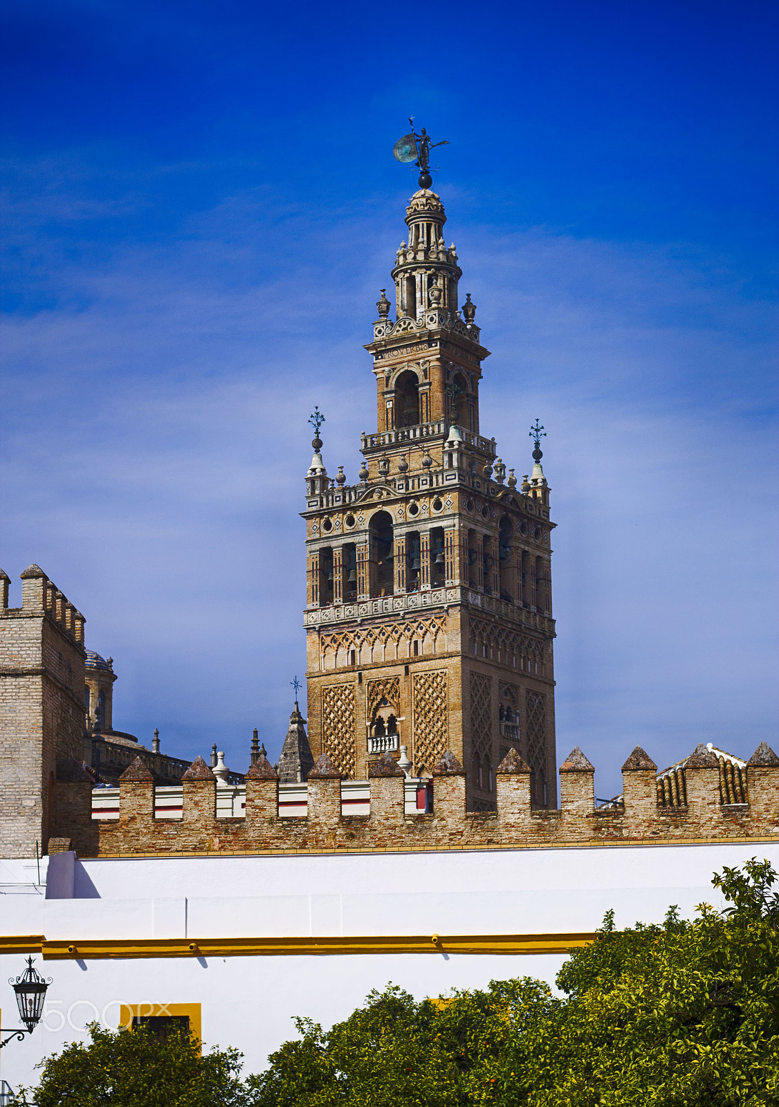 Canon EOS 1100D (EOS Rebel T3 / EOS Kiss X50) + Canon EF 50mm F1.8 STM sample photo. La giralda. photography