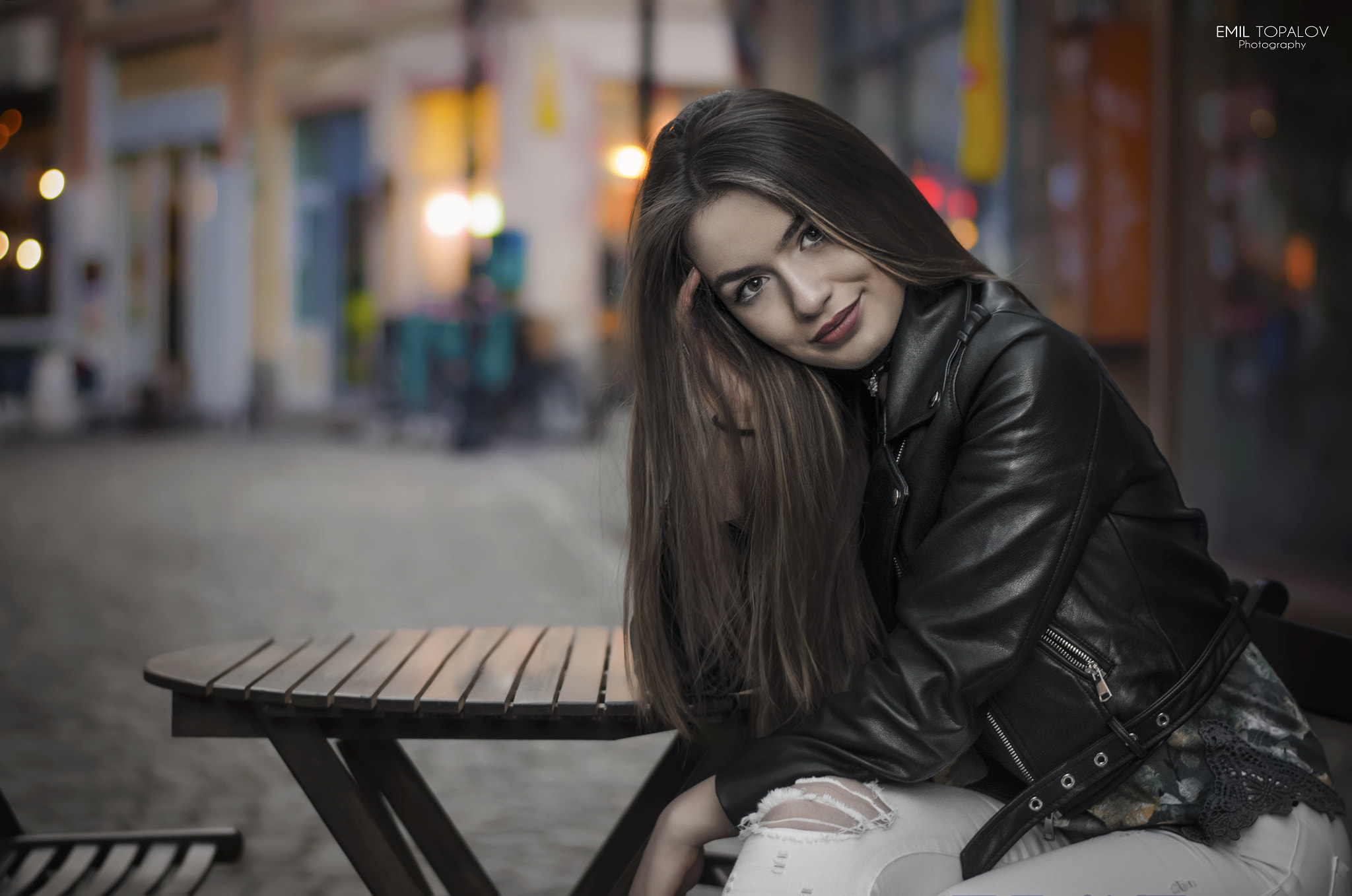 Nikon D7000 + Nikon AF-S Nikkor 50mm F1.8G sample photo. Street cafes photography